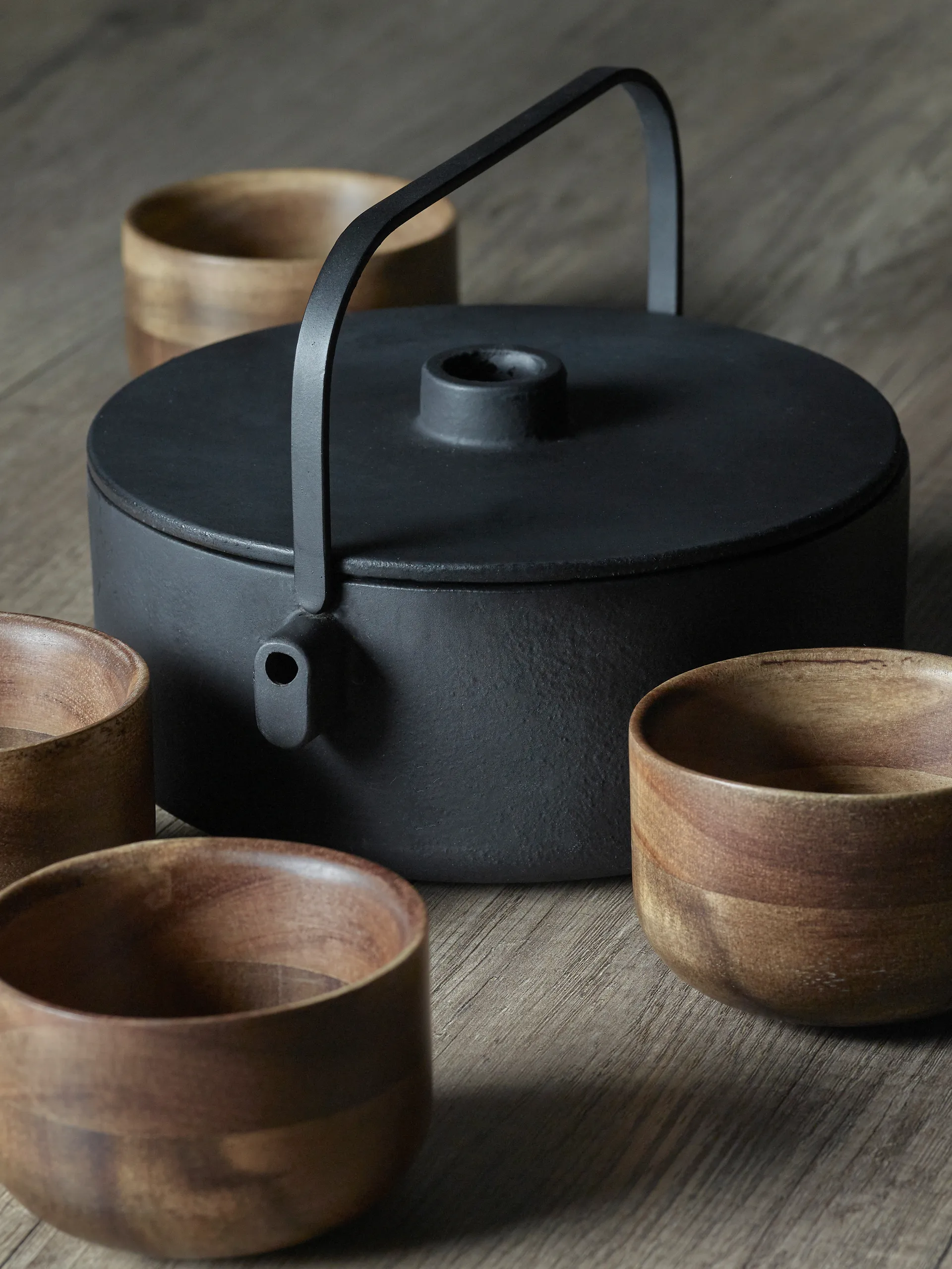 Collage ティーポット キャストアイロン 1.2 l, Black Serax | セラックス