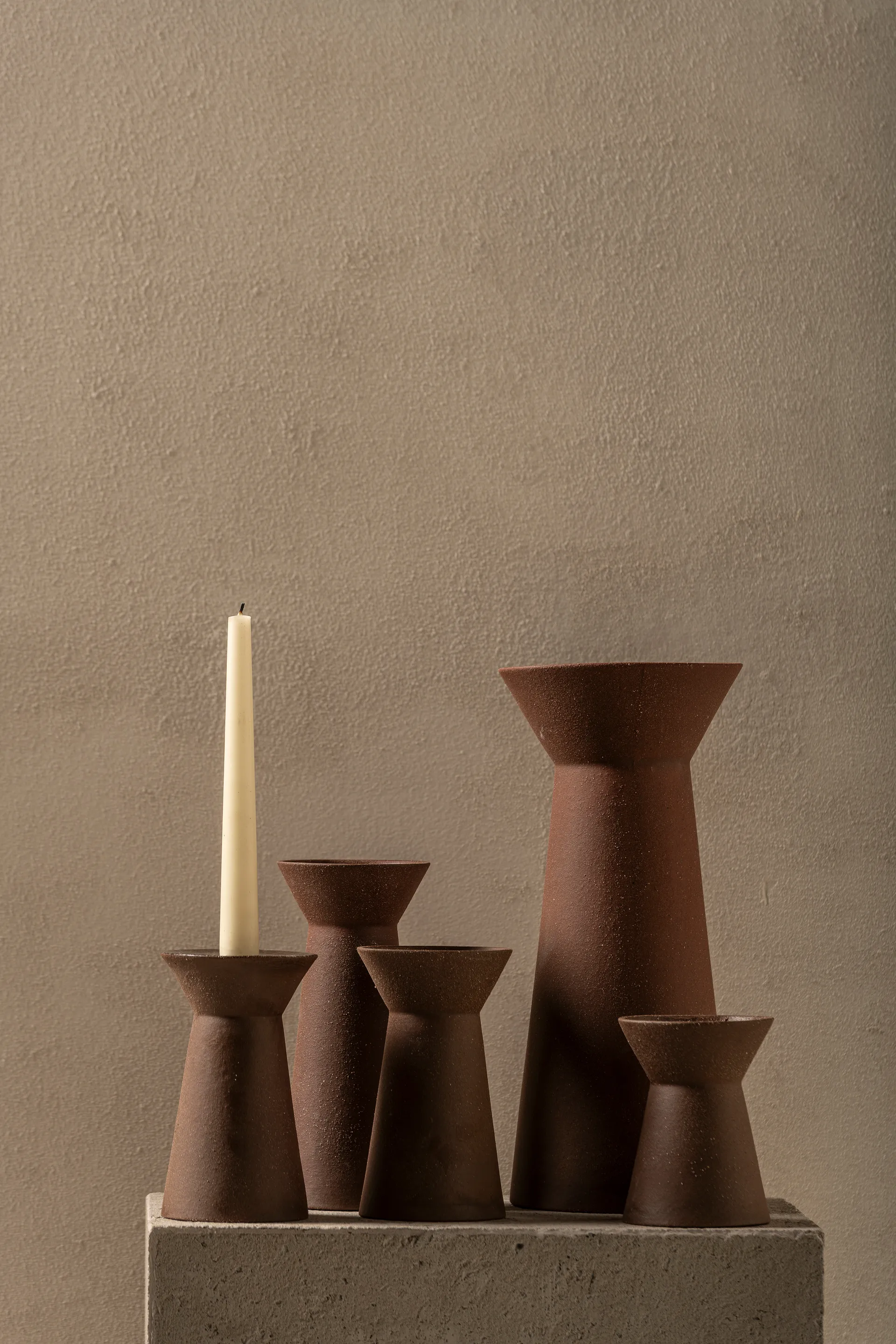 Urban 02 花瓶 L 34.4 cm, Red-brown Serax | セラックス