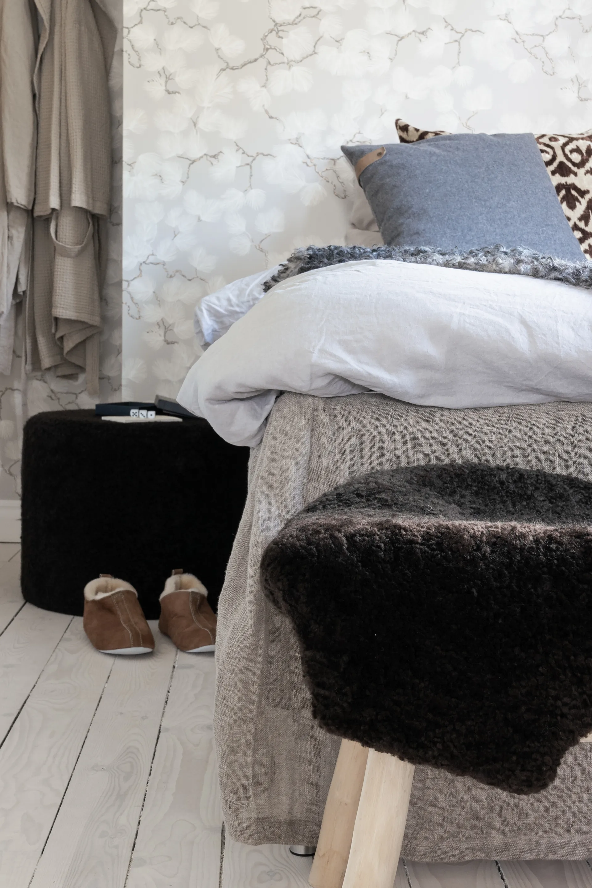 シェパード シープスキン Ella, dark brown Shepherd of Sweden | シェパード