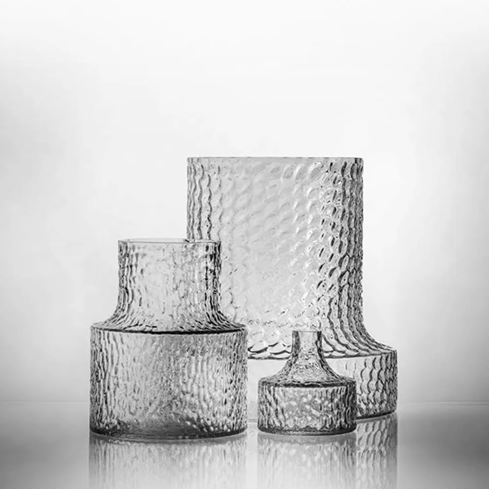 Skrufs Glasbruk からのKolonn 花瓶 structured - NordicNest.jp