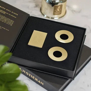 Solstickan 記念ボックス - 1 matchbox, 2 candle bobeches, brass - Solstickan Design