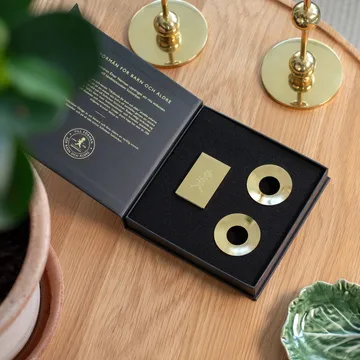 Solstickan 記念ボックス - 1 matchbox, 2 candle bobeches, brass - Solstickan Design