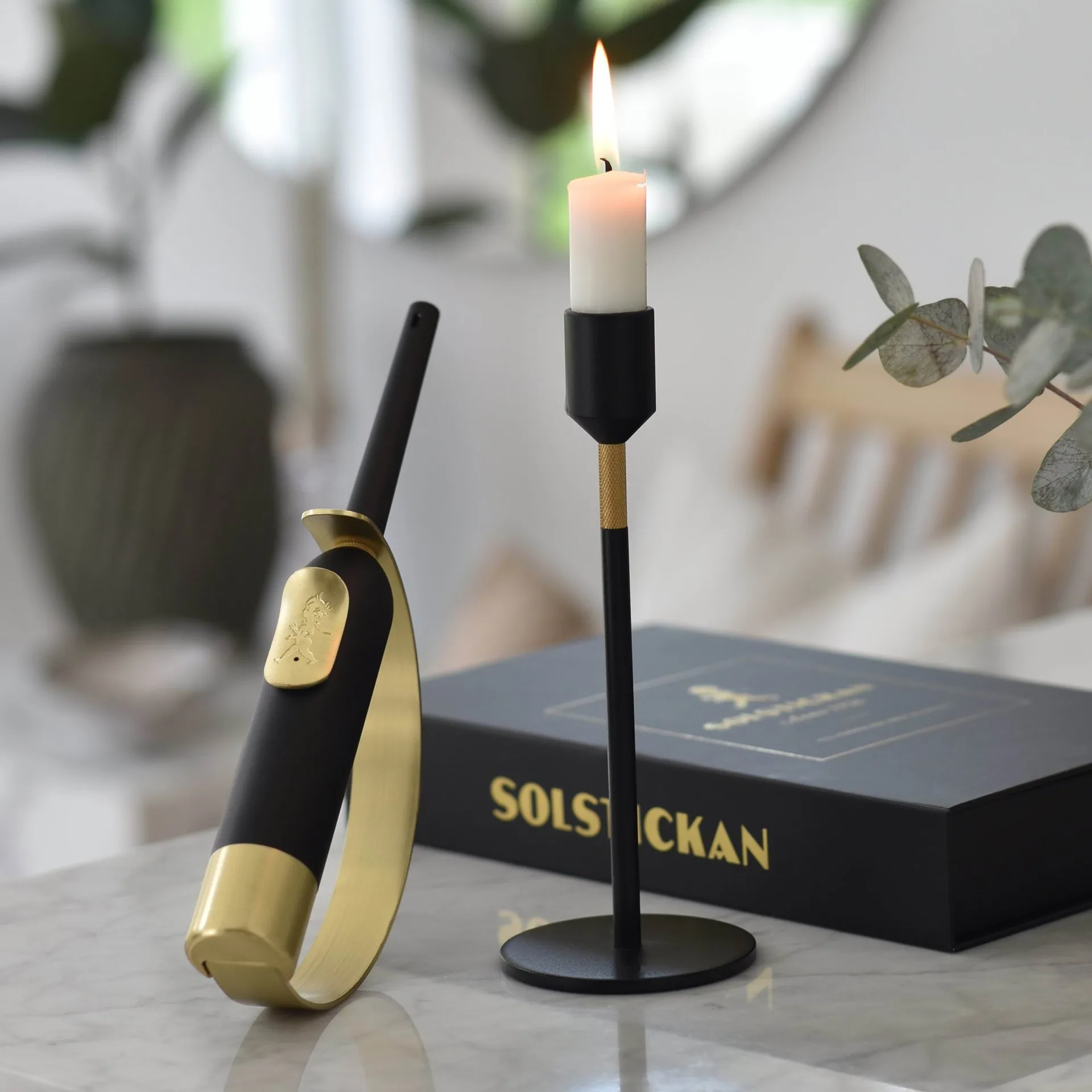 Solstickan 使い捨てライター, Black-brass Solstickan Design