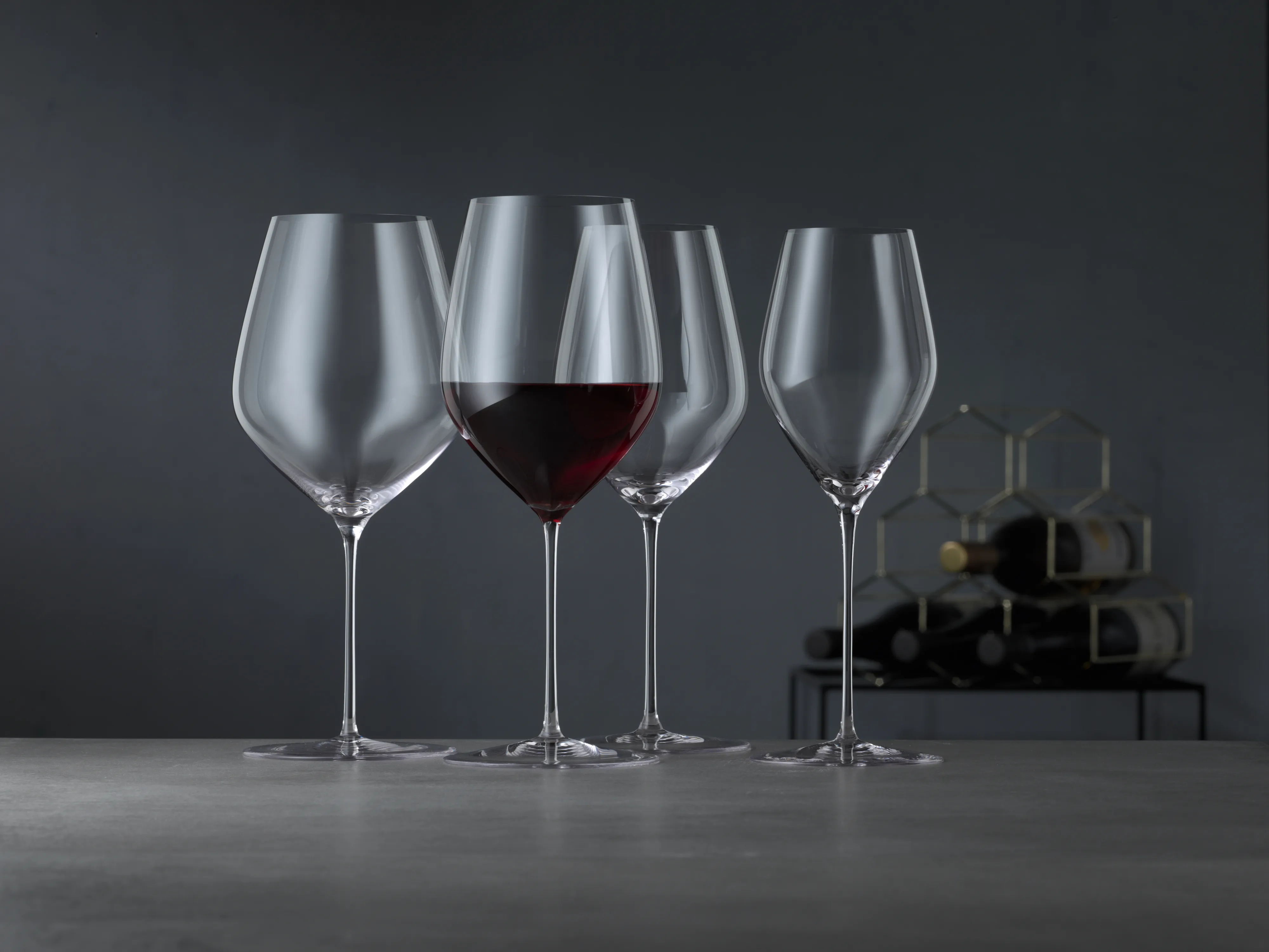 剣持刀也　ゆらゆらワイングラス 642619-01_40_EnvironmentImage-