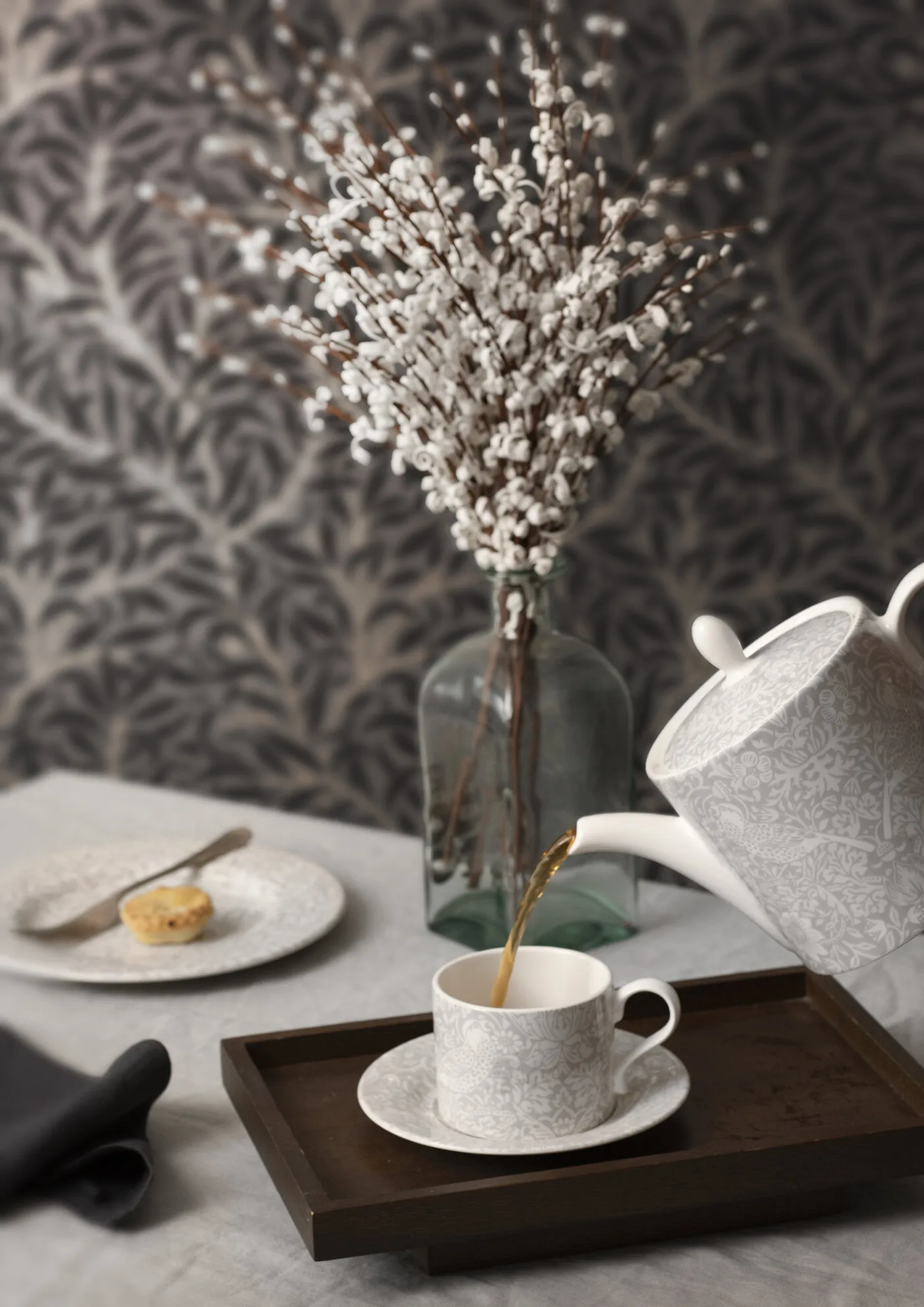 Strawberry Thiefソーサー付きティーカップ 28 cl, Grey Spode | スポード