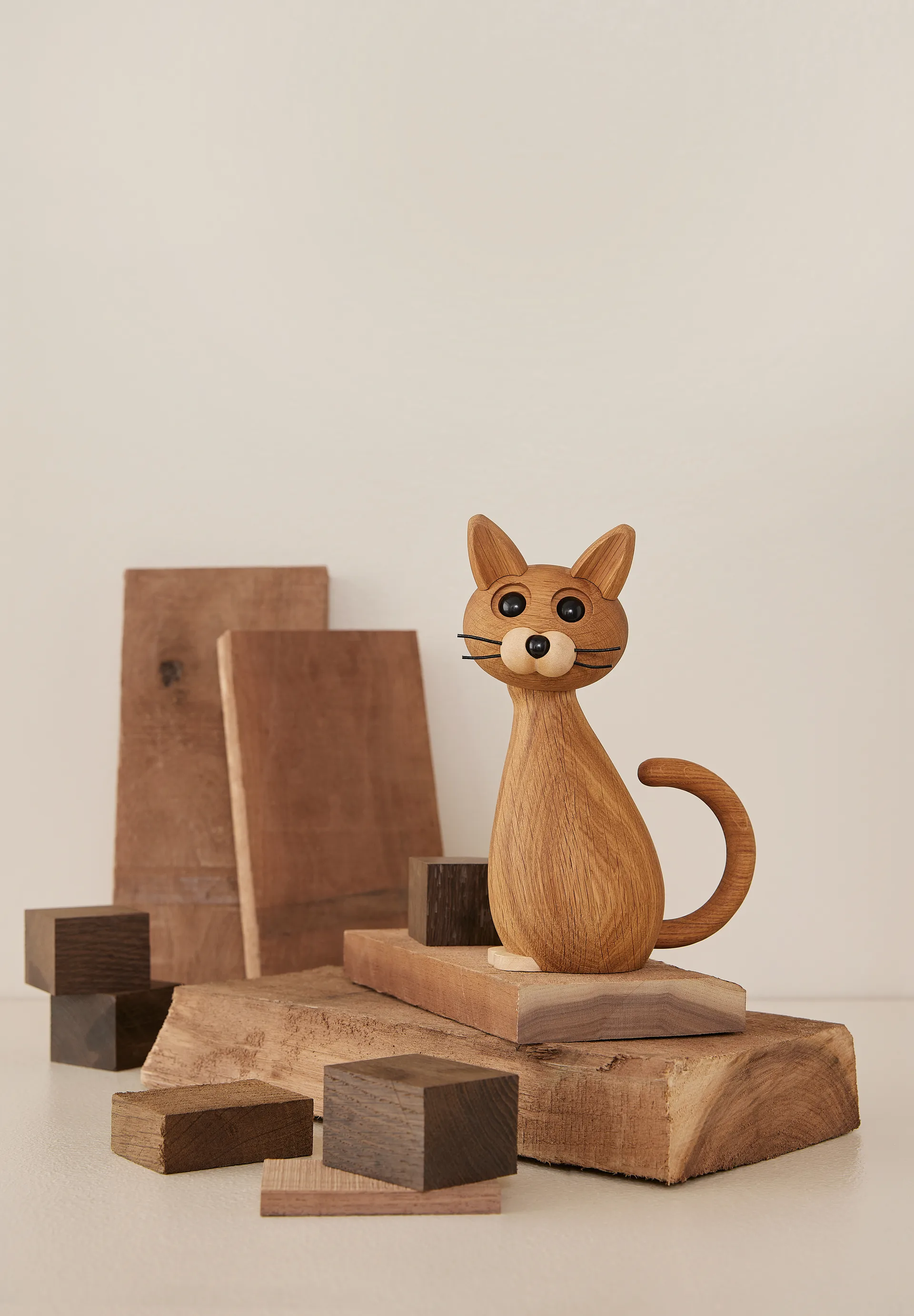Brave Cat デコレーション 24 cm オーク, Oak Spring Copenhagen