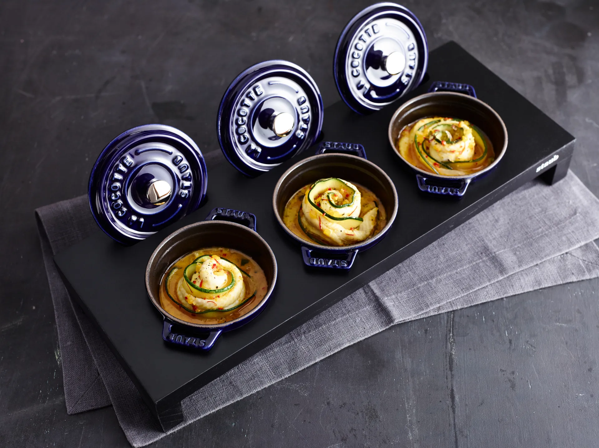 ストウブ ラウンドココット 鋳鉄 0.25 L, Dark blue STAUB | ストウブ