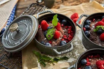 ストウブ ラウンドココット 鋳鉄 0.4 L - Graphite gray - STAUB | ストウブ
