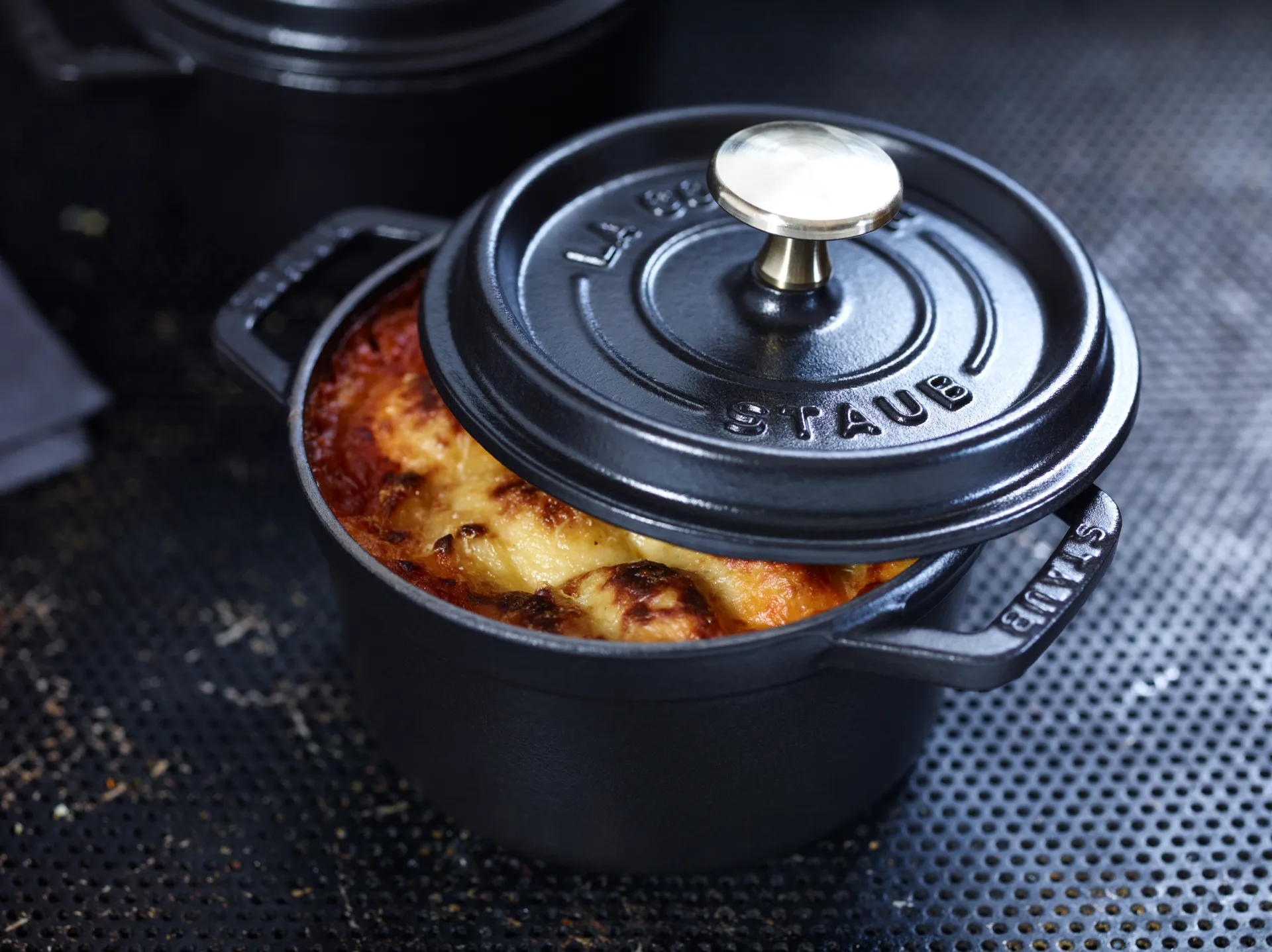 ストウブ ラウンドココット 鋳鉄 0.8 L, Black STAUB | ストウブ