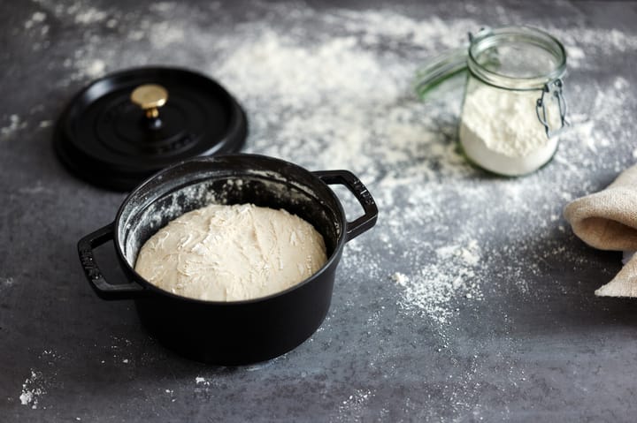ストウブ ラウンドココッ�ト 鍋 鋳鉄 1.7 L, Black STAUB | ストウブ