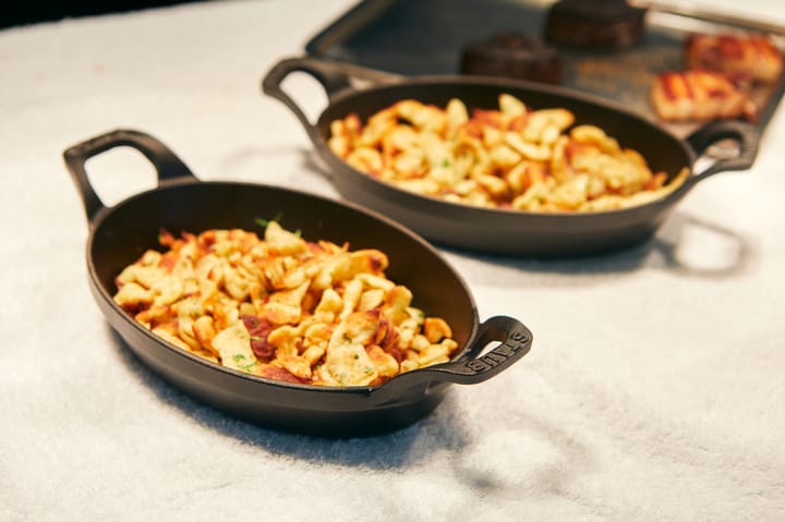 ストウブ オーバルココット 鋳鉄 21 cm, Black STAUB | ストウブ