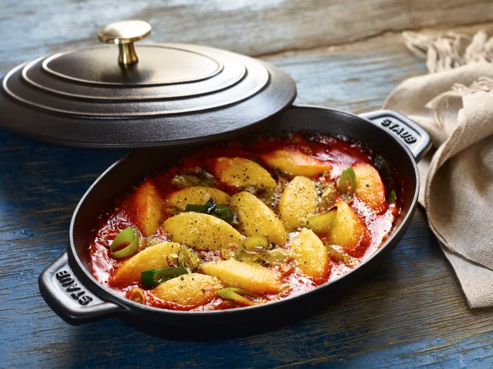 ストウブ オーバル 鋳鉄 ベーキング皿 & 蓋 23 cm, Black STAUB | ストウブ