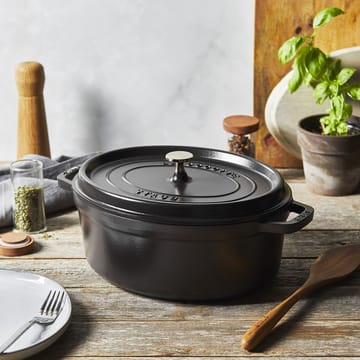 ストウブ オーバルココット 鋼鉄 2.35 L - Black - STAUB | ストウブ