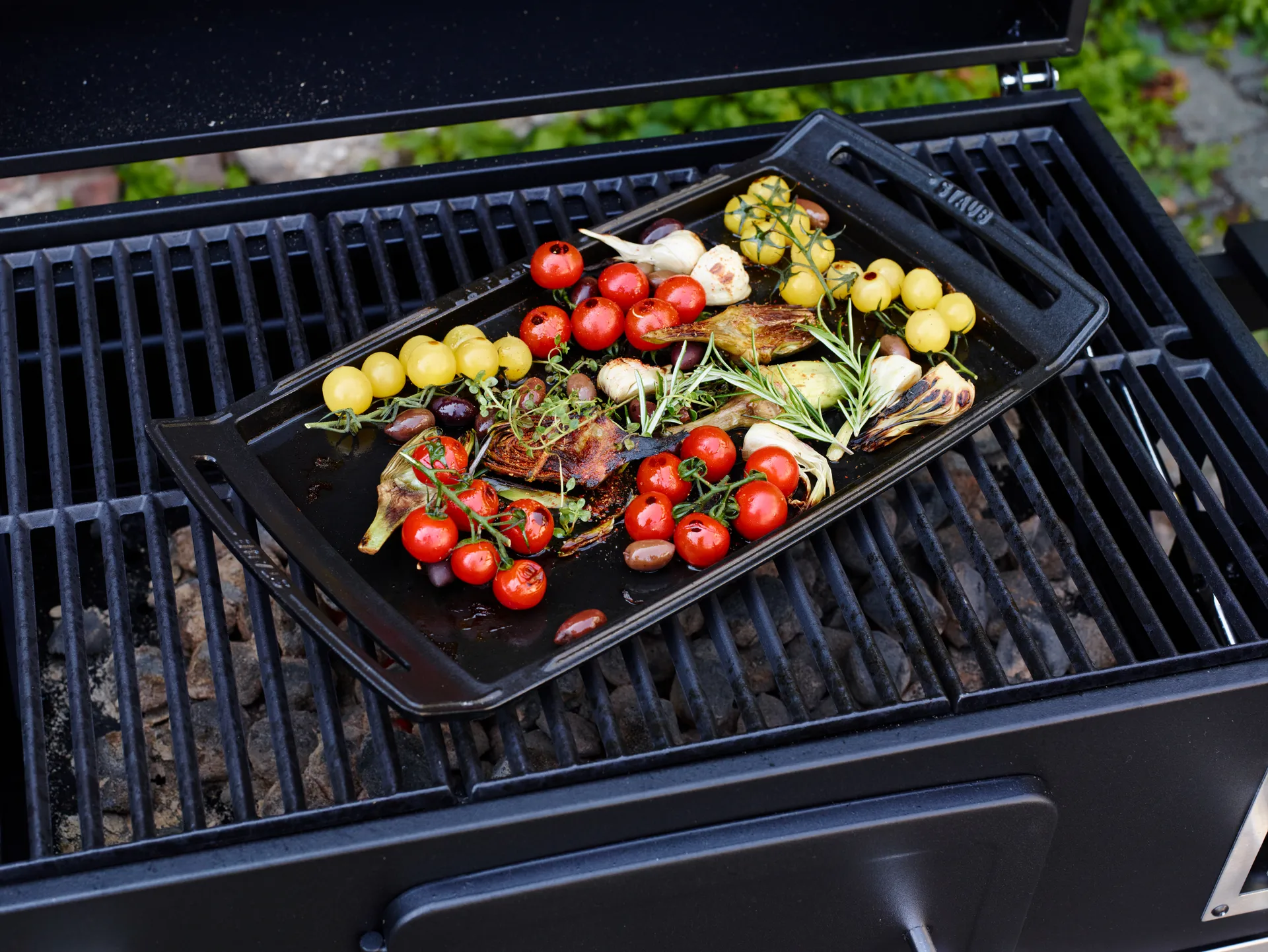 ストウブ ハンドル付き 鉄板焼きグリドル 38x25 cm, Black STAUB | ストウブ