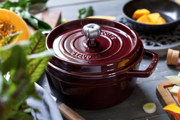 ストウブ ラウンドココット 鍋 鋳鉄 5.2 L - Grenadine red - STAUB | ストウブ