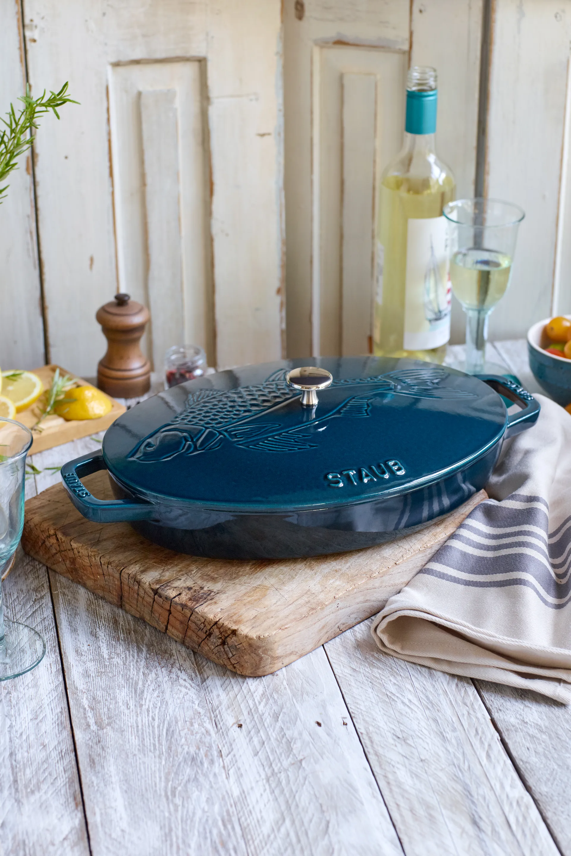 La Mer / ラ・メール オーバル キャセロール ディッシュ - エナメル3レイヤー, 32 cm STAUB | ストウブ