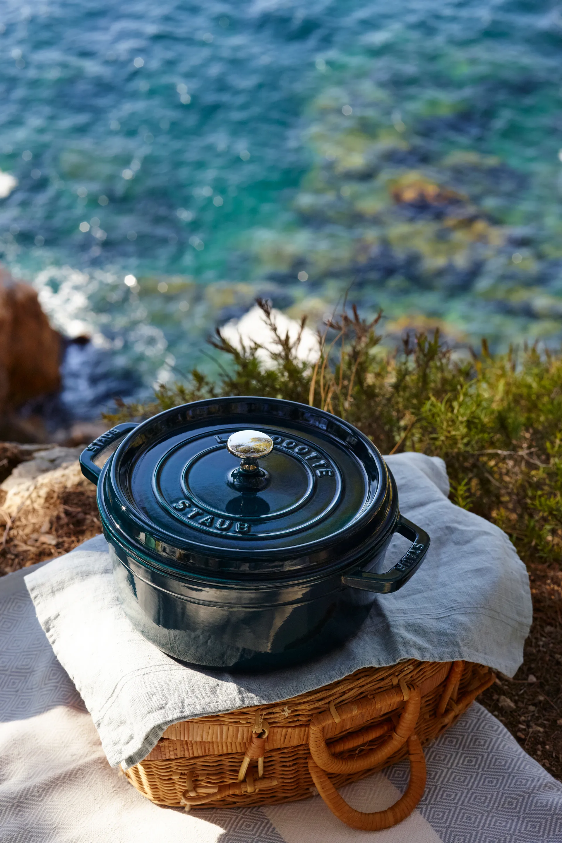 La Mer / ラ・メール ラウンドココット - エナメル3レイヤー, 3.8 l STAUB | ストウブ