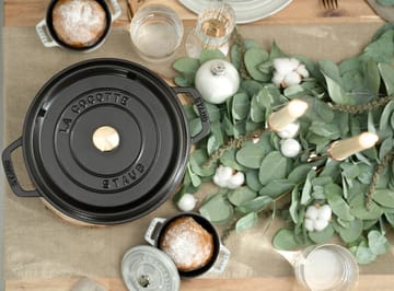 ストウブ ラウンドココット 鋳鉄 pot 2.2 L - Black - STAUB | ストウブ