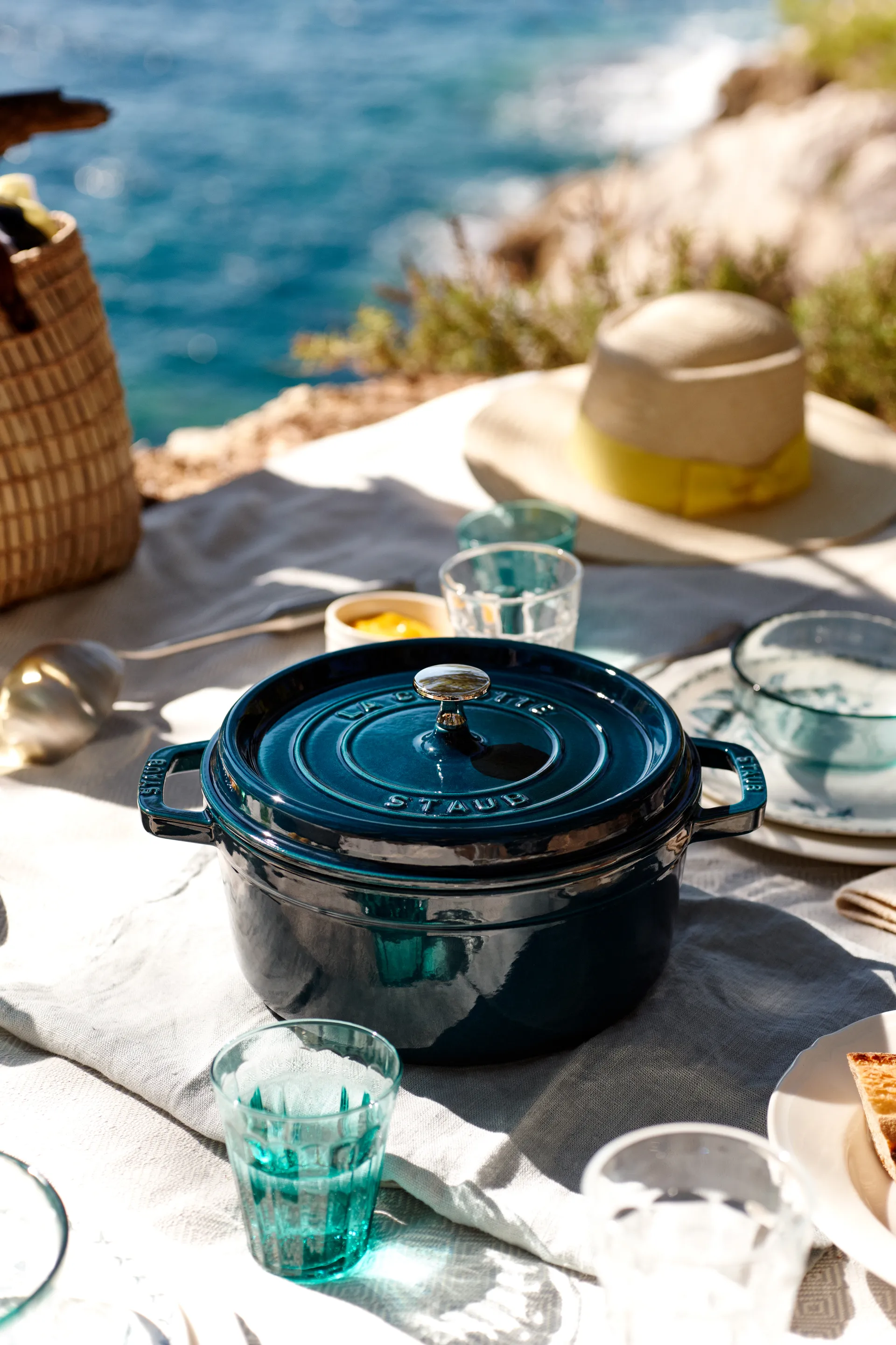 ストウブ ラウンドココット 鋳鉄 pot 2.2 L, La Mer STAUB | ストウブ
