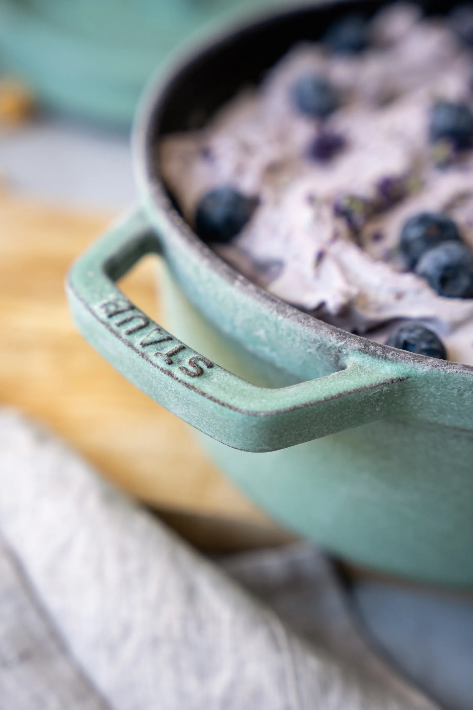 STAUB ラウンドココット ディッシュ 24cm, Salvia STAUB | ストウブ