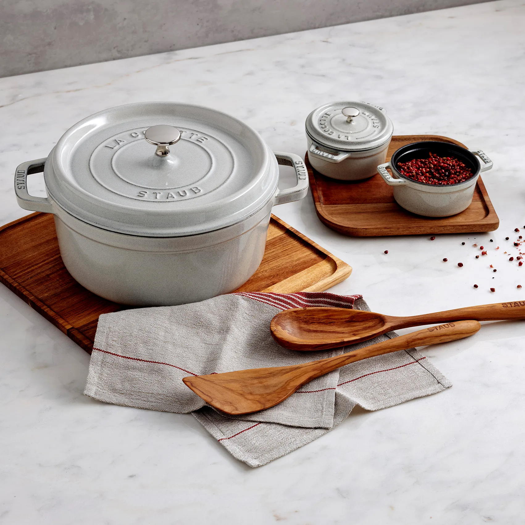 STAUB ホワイトトリュフ (カンパーニュ) ココット, 2.6 l STAUB | ストウブ