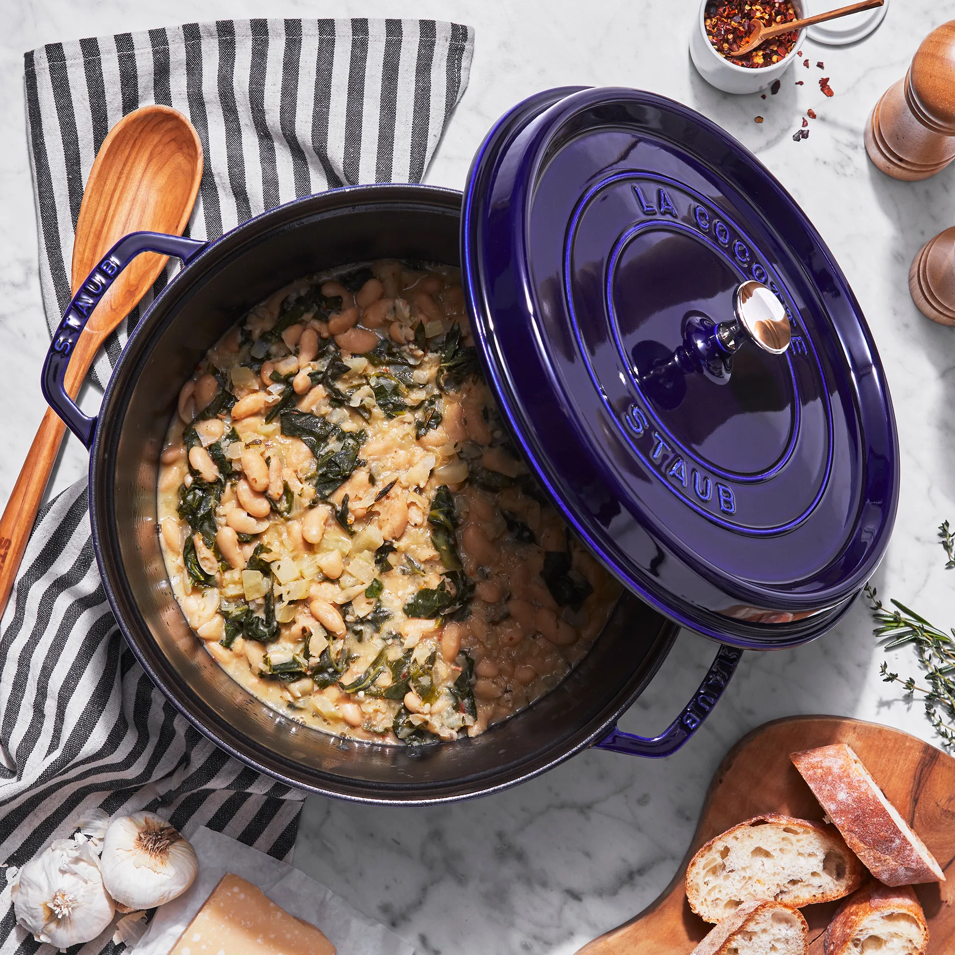 STAUB ラウンドココット ディッシュ. エナメル 3レイヤー  24cm, dark blue STAUB | ストウブ