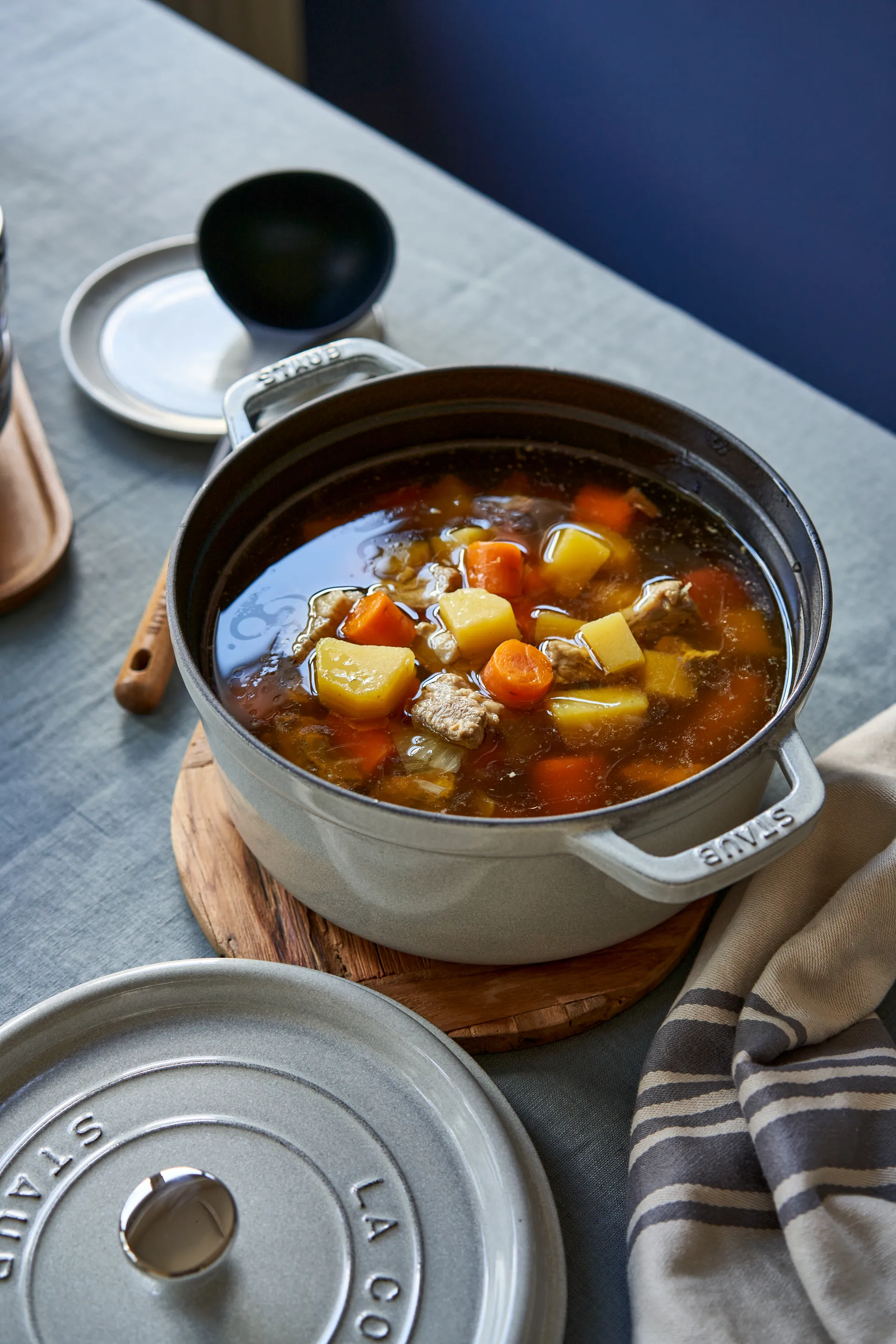 STAUB ホワイトトリュフ (カンパーニュ) ココット, 3.8 l STAUB | ストウブ