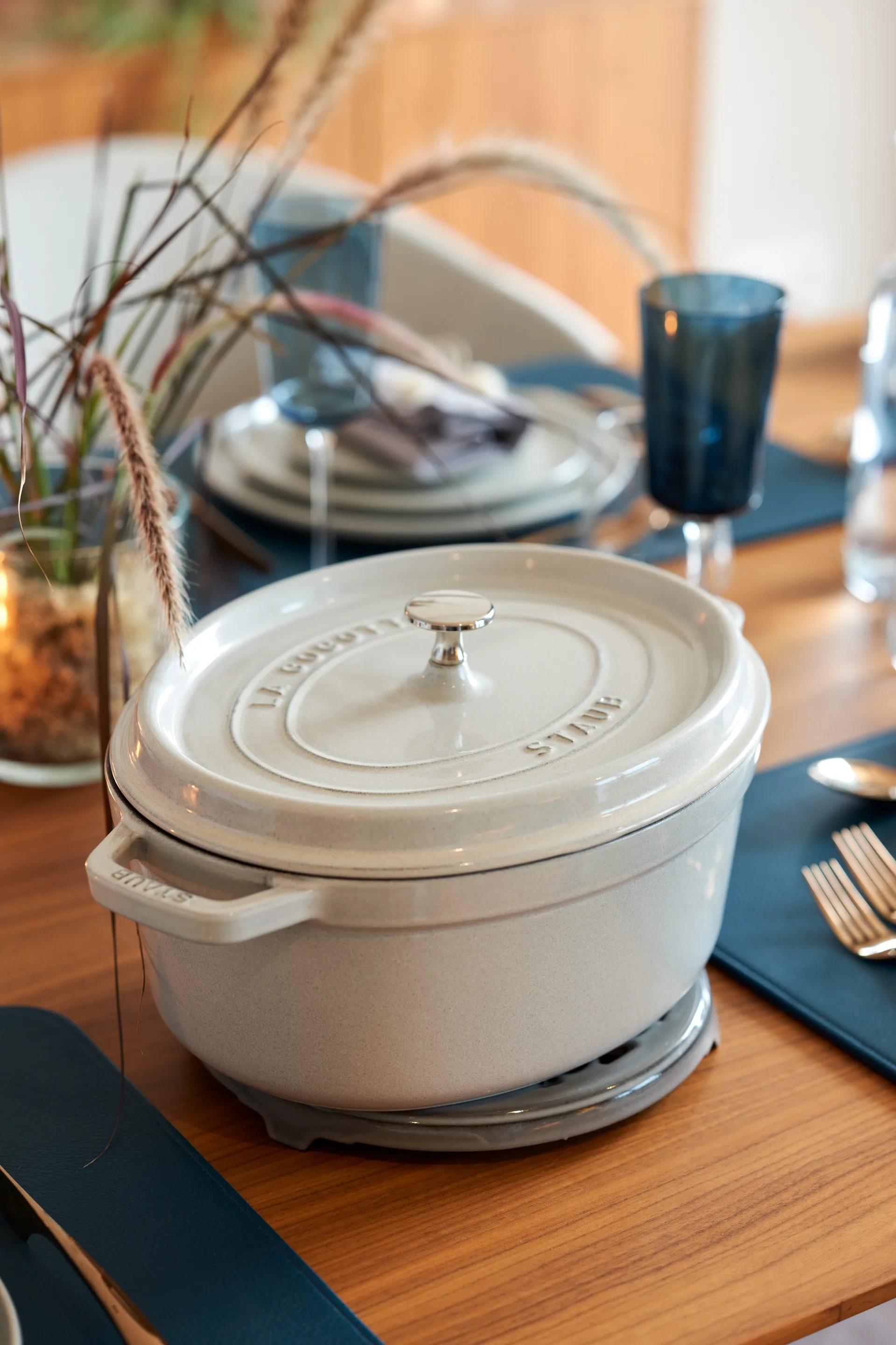 STAUB ホワイトトリュフ (カンパーニュ) ココット オーバル, 5.5 l STAUB | ストウブ