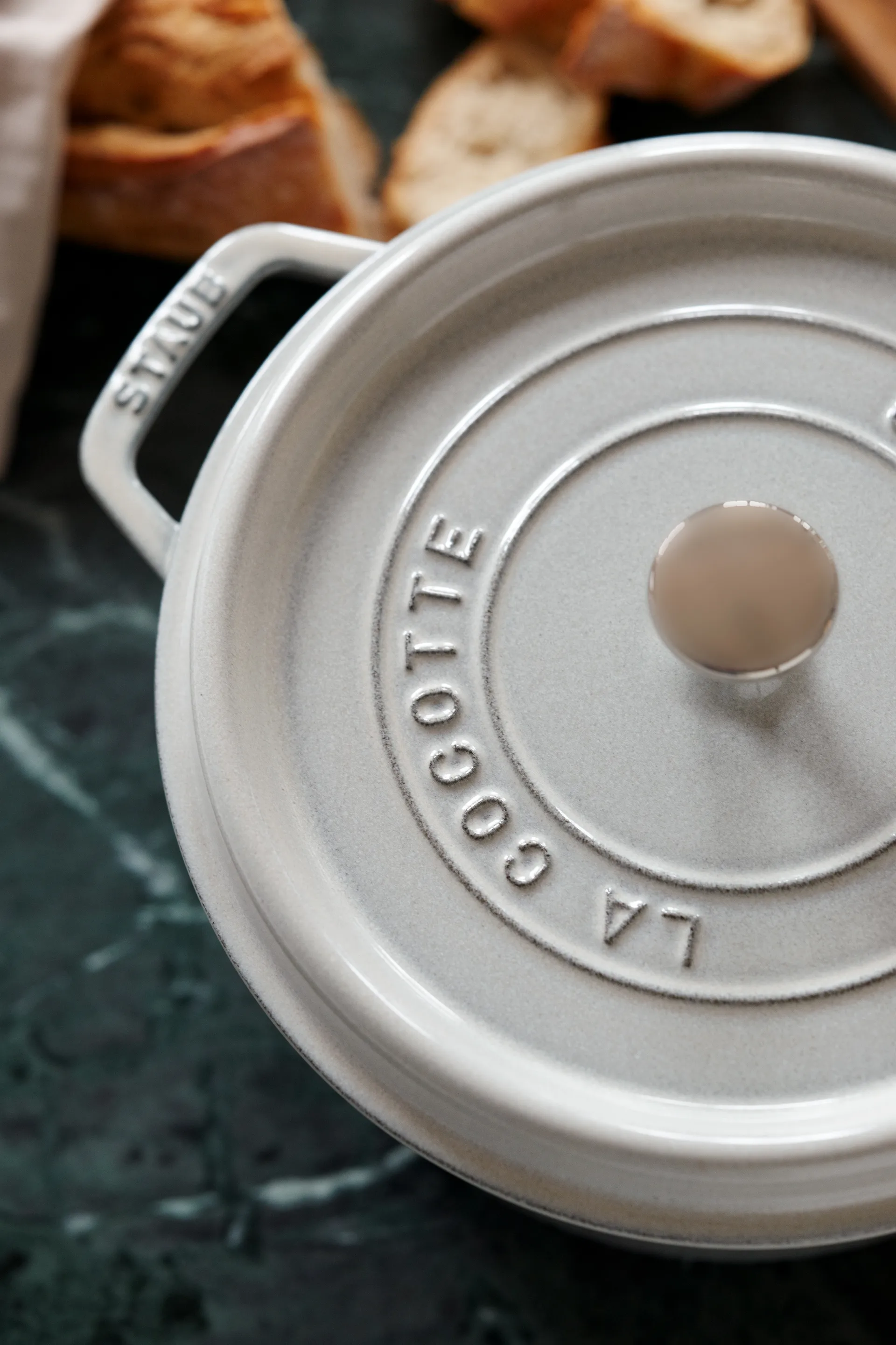 STAUB ホワイトトリュフ (カンパーニュ) ココット, 6.7 l STAUB | ストウブ