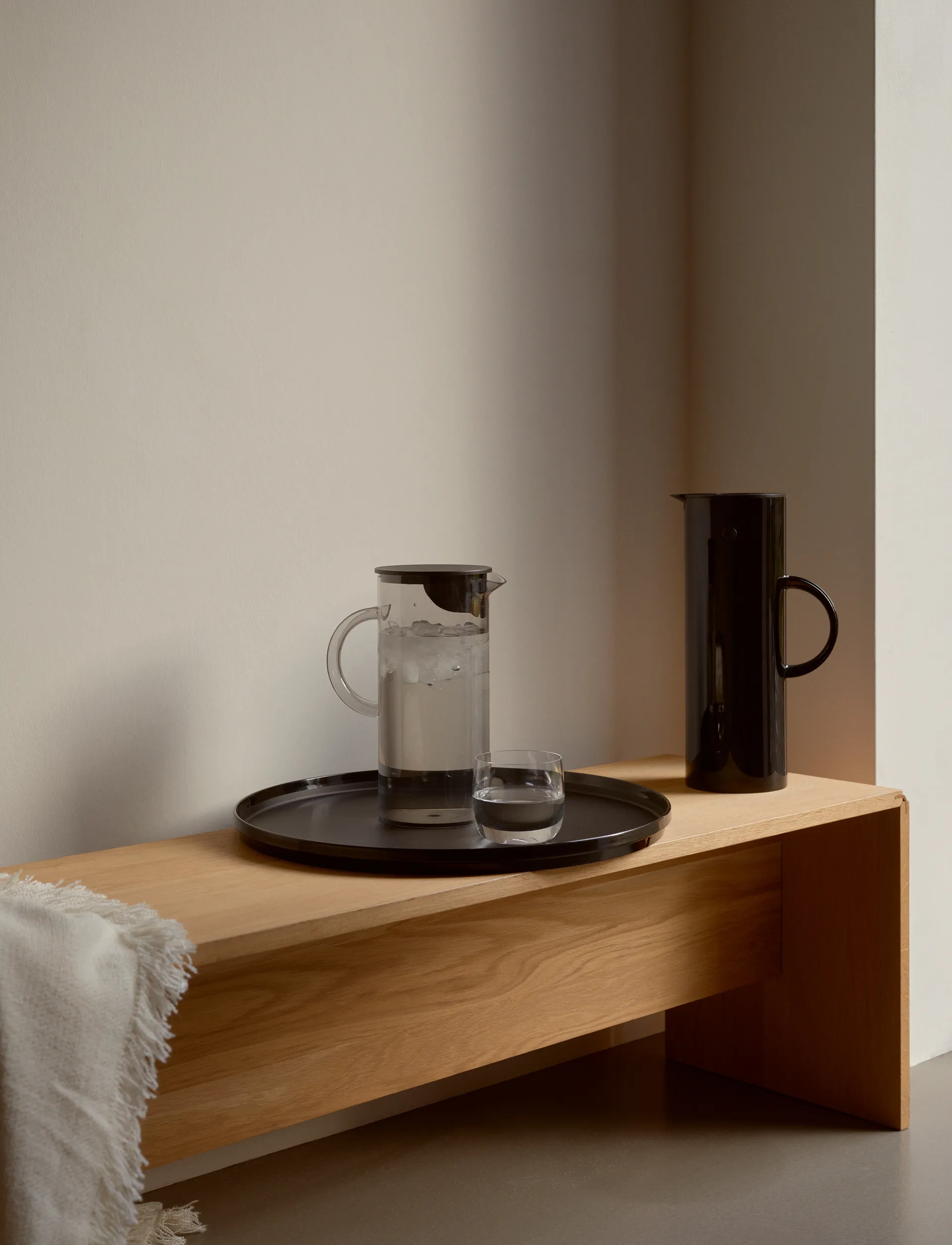 EM トレイ Ø 40cm, Black Stelton | ステルトン