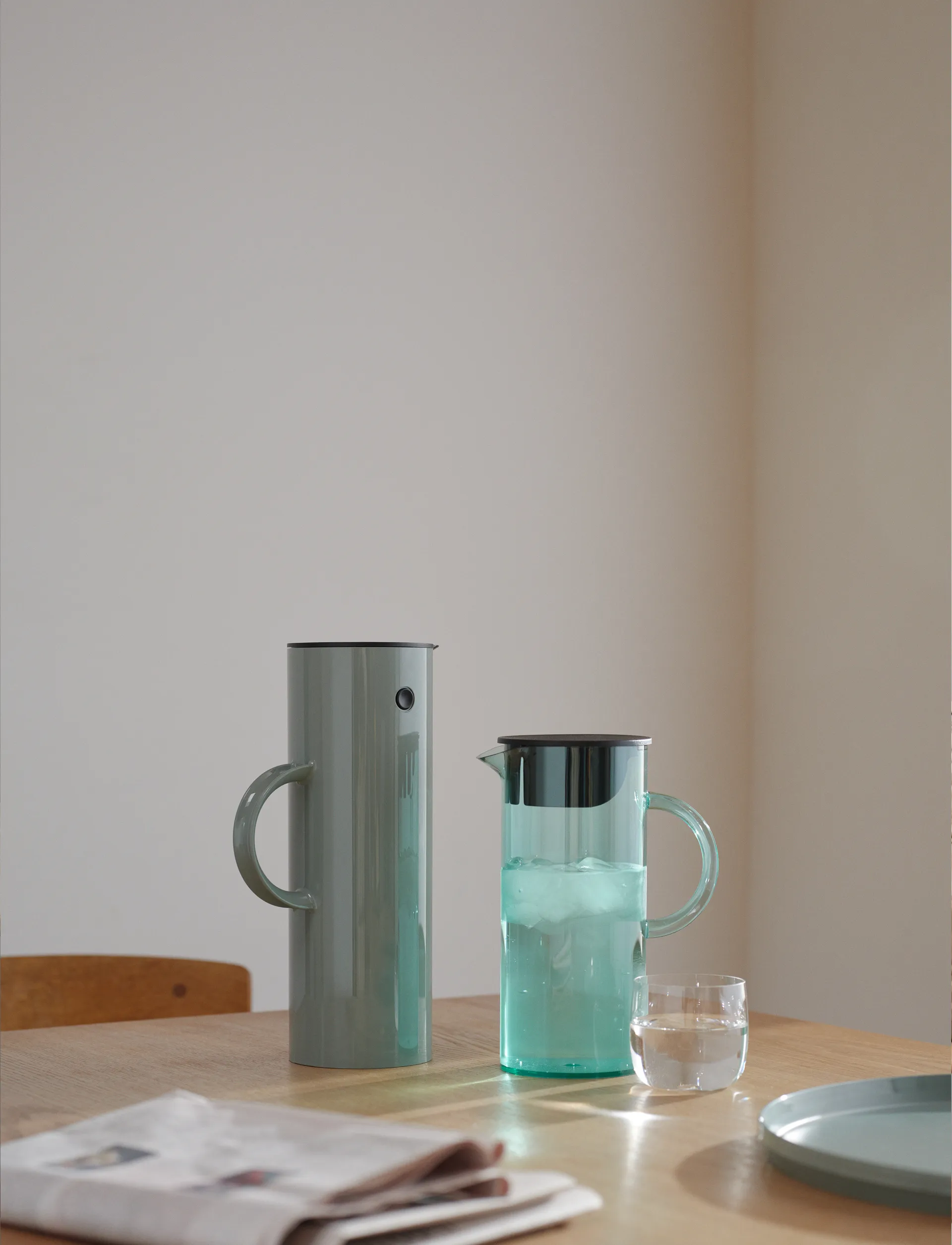 EM77 蓋つきジャグ 1.5 L, Dusty green Stelton | ステルトン