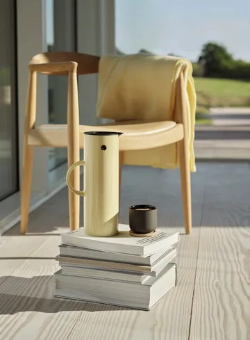 EM77 Stelton バキュームジャグ 1 L - Mellow yellow - Stelton | ステルトン