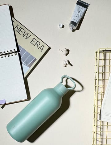Tabi サーモボトル 1 L - Dusty green - Stelton | ステルトン