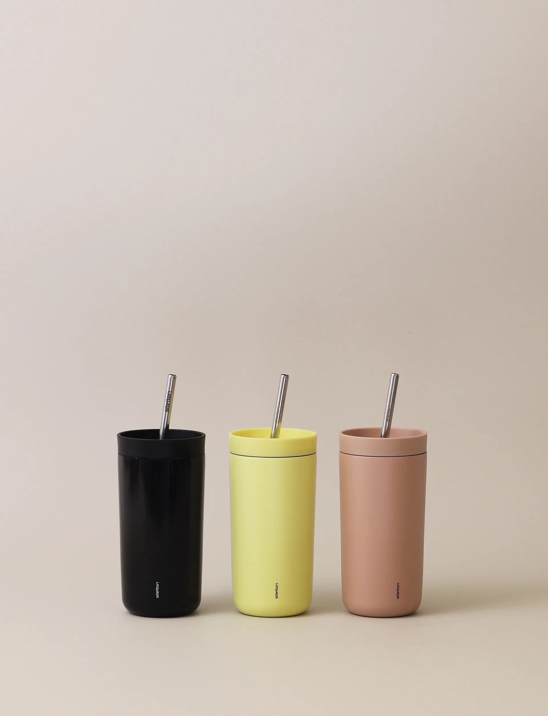 To Go Sip ストロー付きサーモスマグ 0.4 L, Soft black Stelton | ステルトン