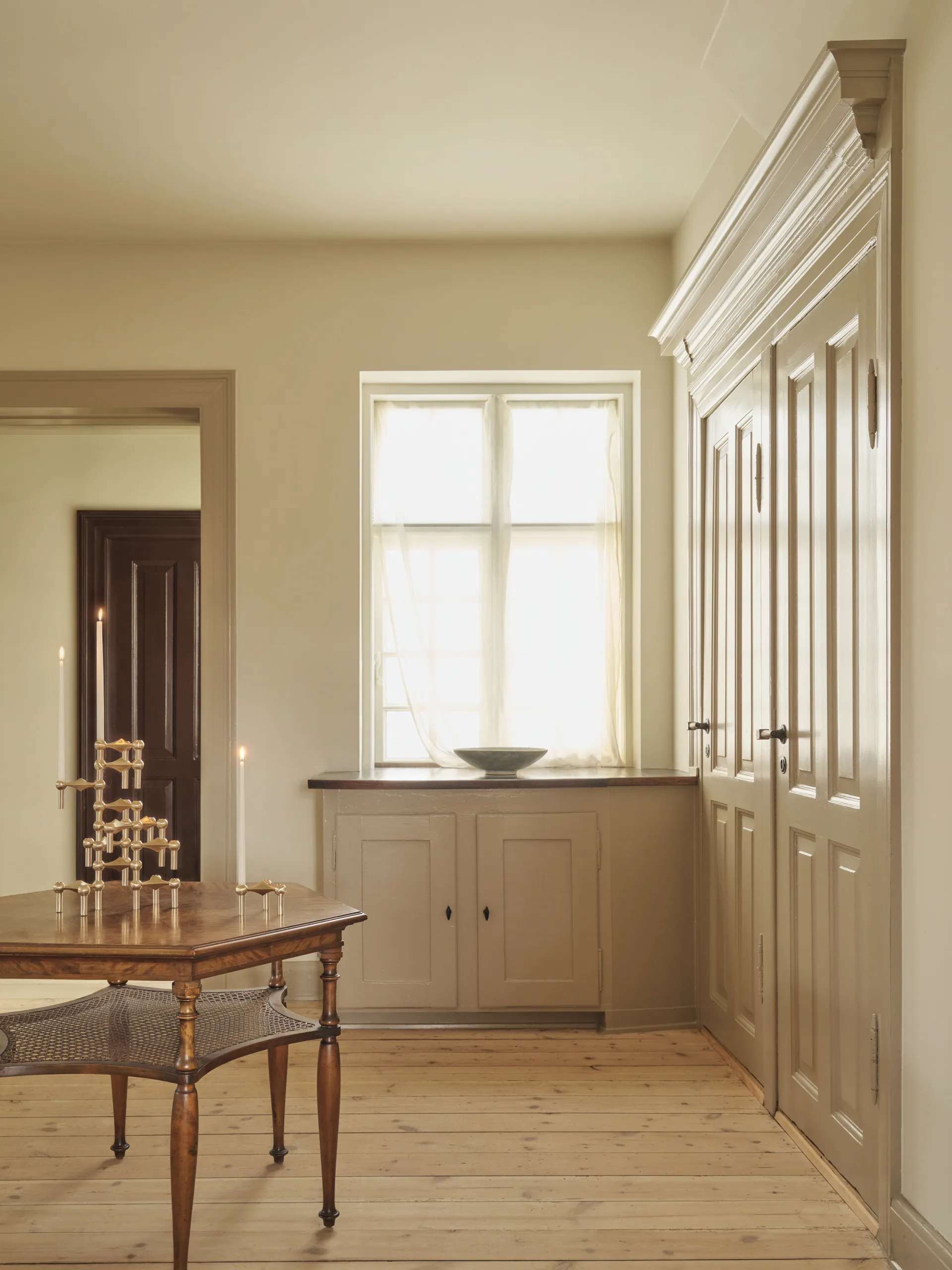 Nagel キャンドル ホルダー, Brushed brass STOFF | ストフ