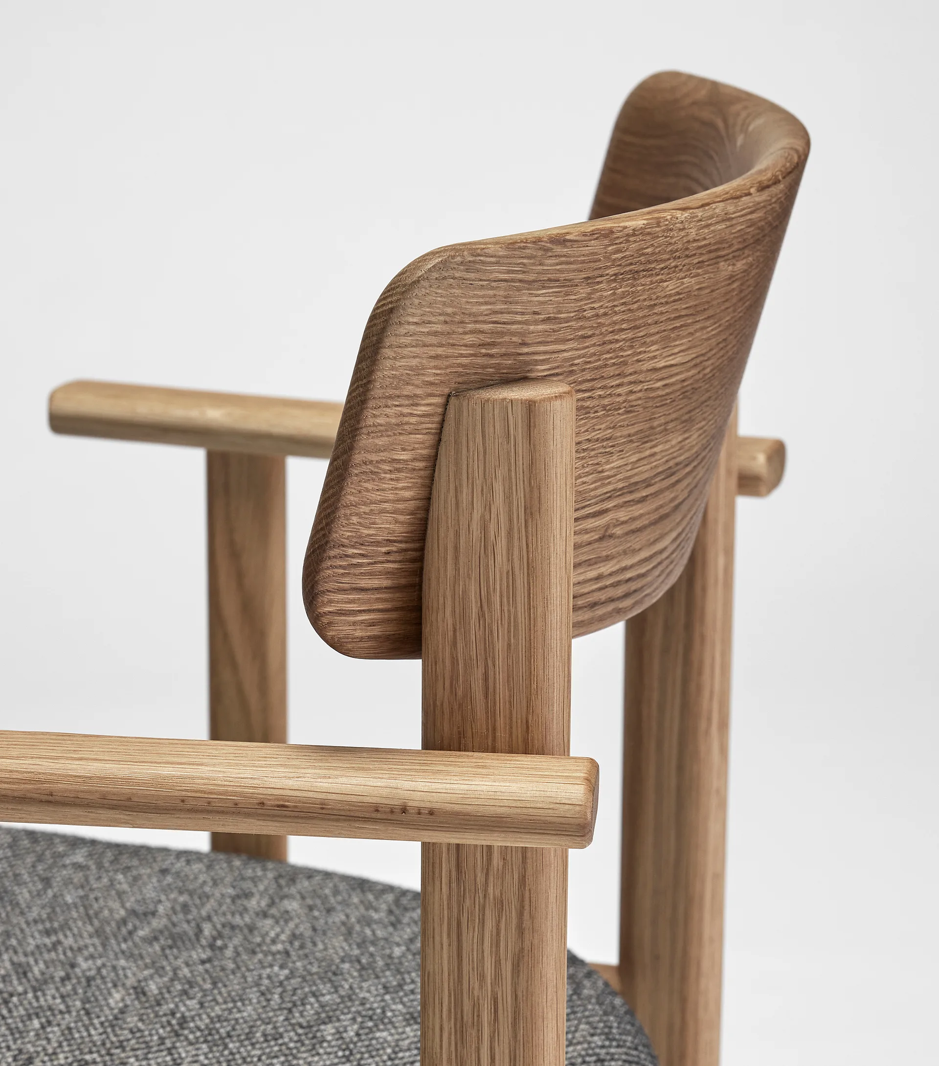 Pal アームチェア, Oak natural oil-Tornado V3576 Stolab