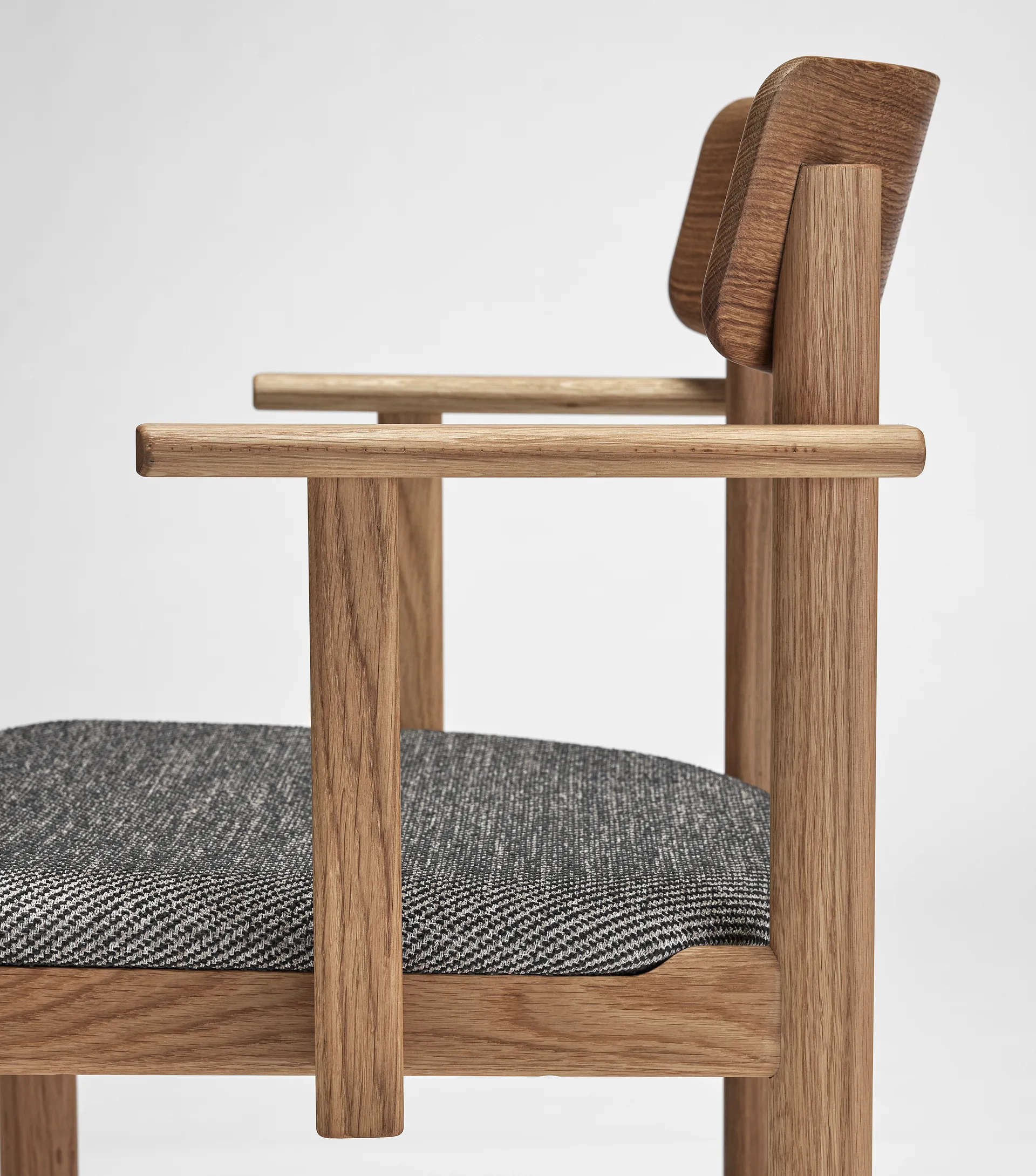 Pal アームチェア, Oak natural oil-Tornado V3576 Stolab