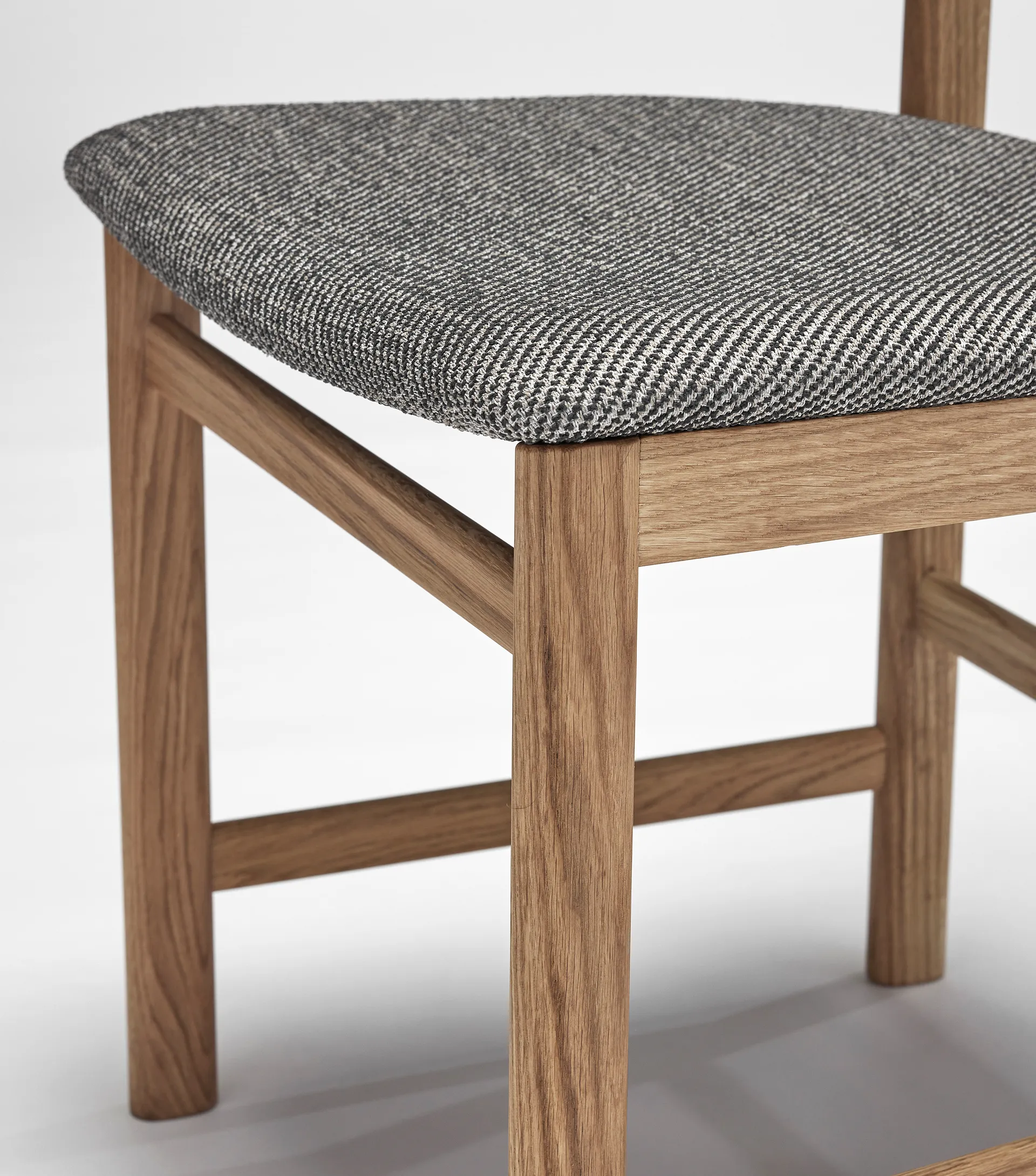 Pal チェア, Oak natural oil-Tornado V3576/02 Stolab