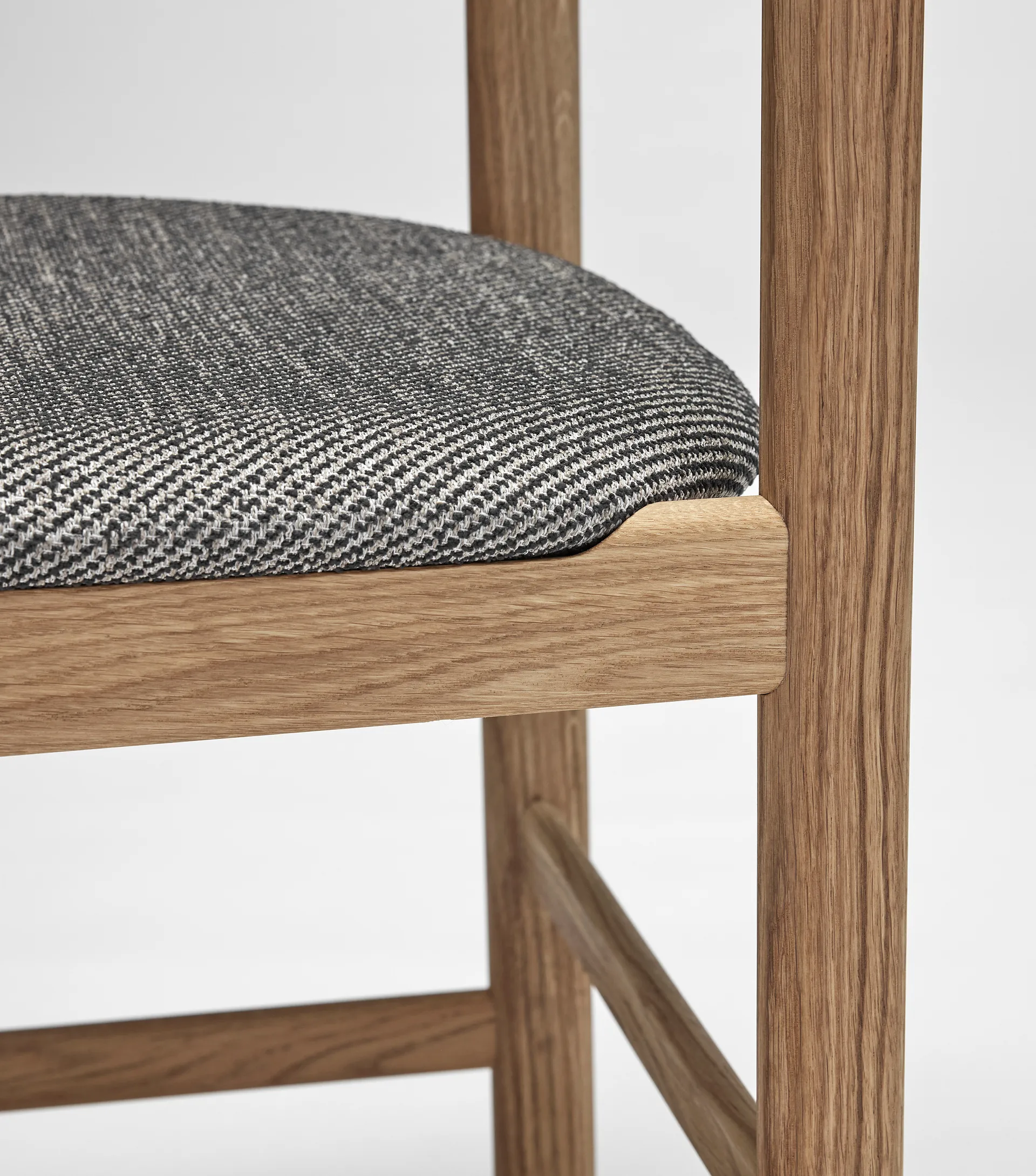 Pal チェア, Oak natural oil-Tornado V3576/02 Stolab