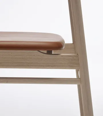 Prima Vista チェア light matte lacquered oak - Leather Elmosoft 43807 cognac - Stolab