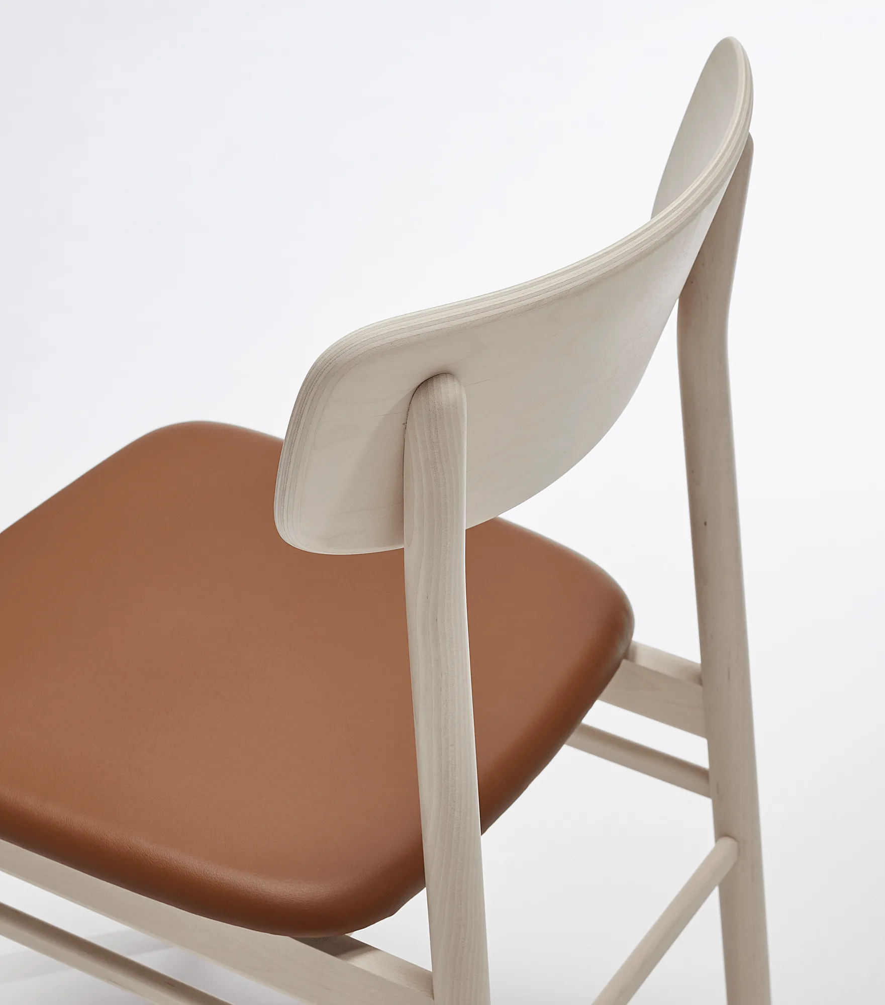 Prima Vista チェア white-oiled birch, Leather Elmosoft 43807 cognac Stolab