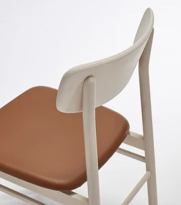 Prima Vista チェア white-oiled birch - Leather Elmosoft 43807 cognac - Stolab