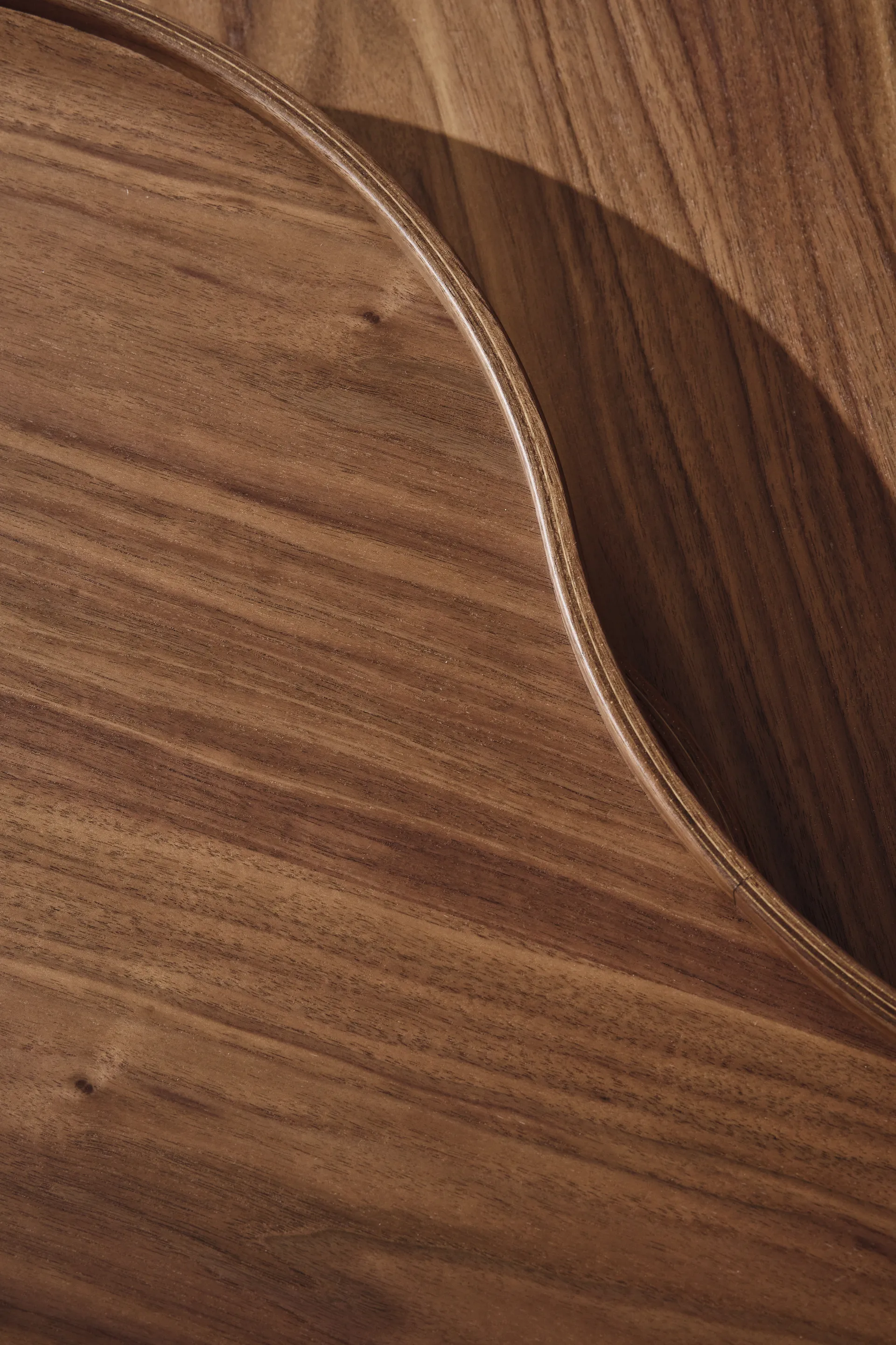 Flower モノ テーブル スペシャルエディション 107x114 cm, H39 cm-lacquered walnut-chromed steel Swedese