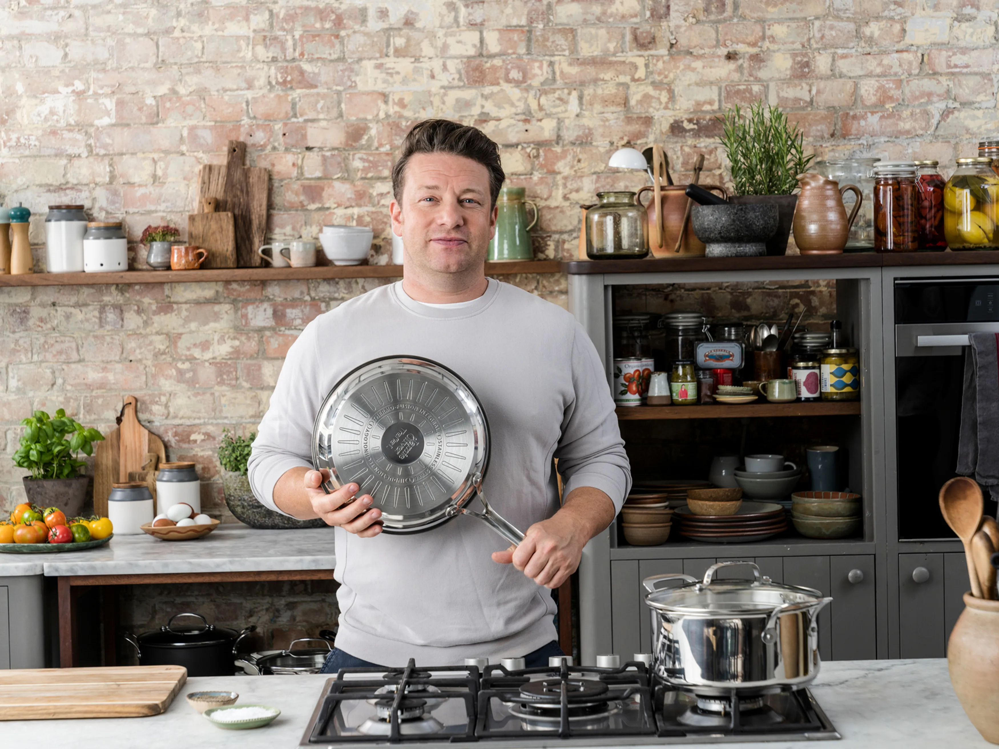 Tefal からのJamie Oliver Cook's Classics ソースパン set 7 ピース