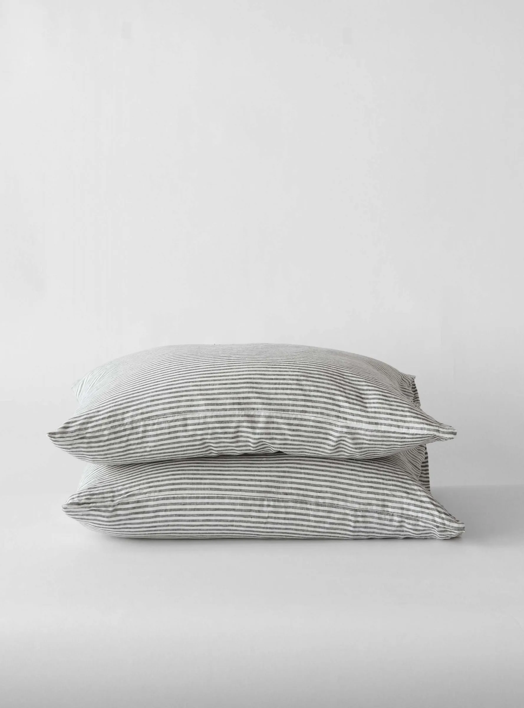 ストーンウォッシュ リネン ピローケース 50x70 cm 2-pack, Grey-white Tell Me More | テルミーモア