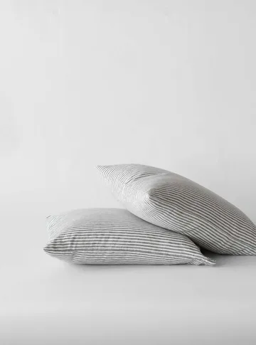 ストーンウォッシュ リネン 枕カバー 65x65 cm - Grey-white - Tell Me More | テルミーモア