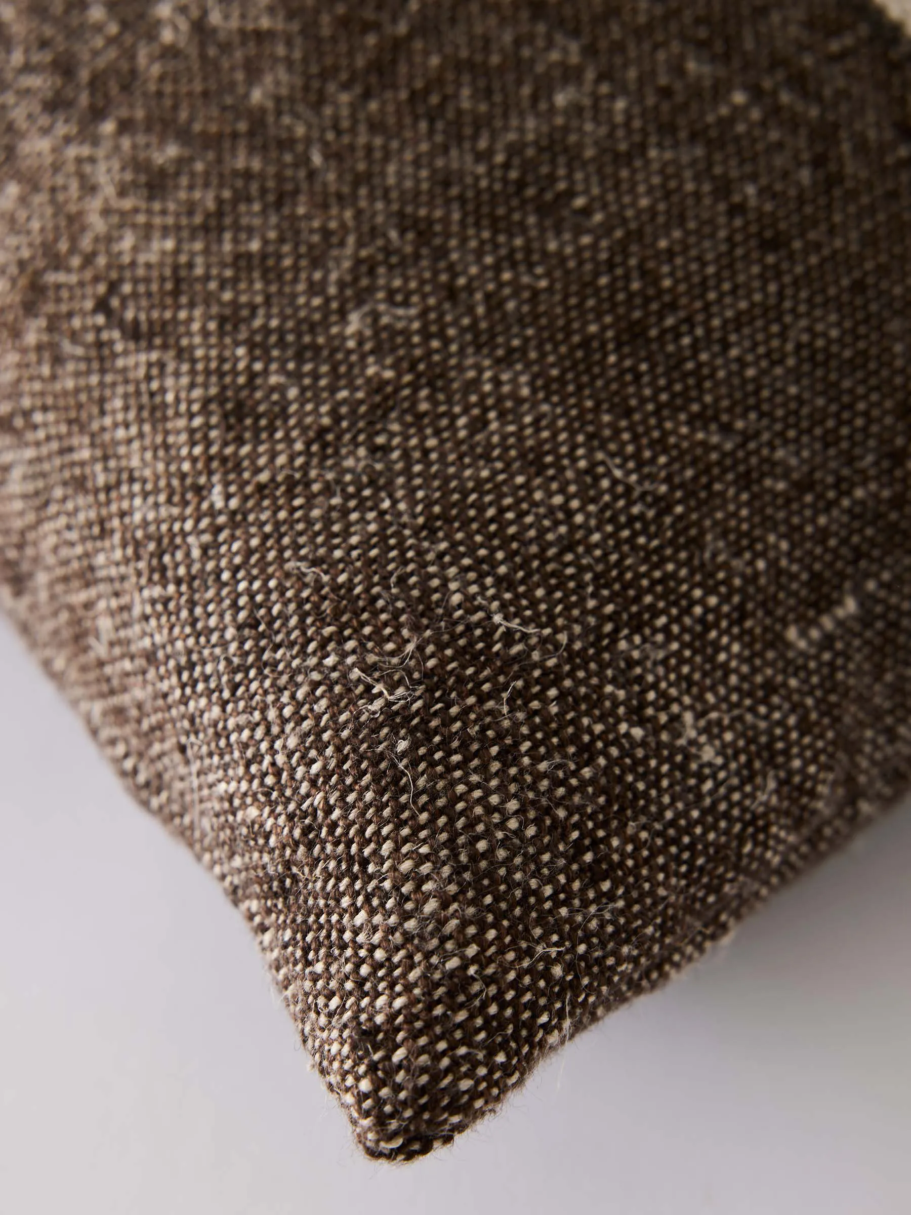 Adrian クッションカバー 40x60 cm, Brown Tell Me More | テルミーモア