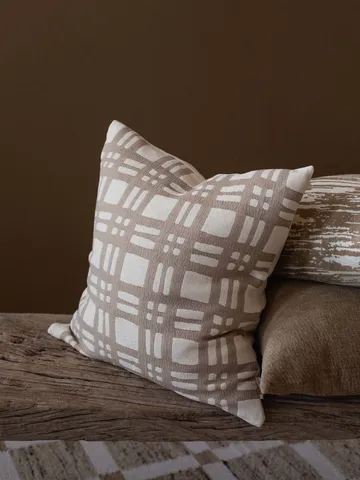 Camille クッションカバー 50x50 cm - Beige - Tell Me More | テルミーモア