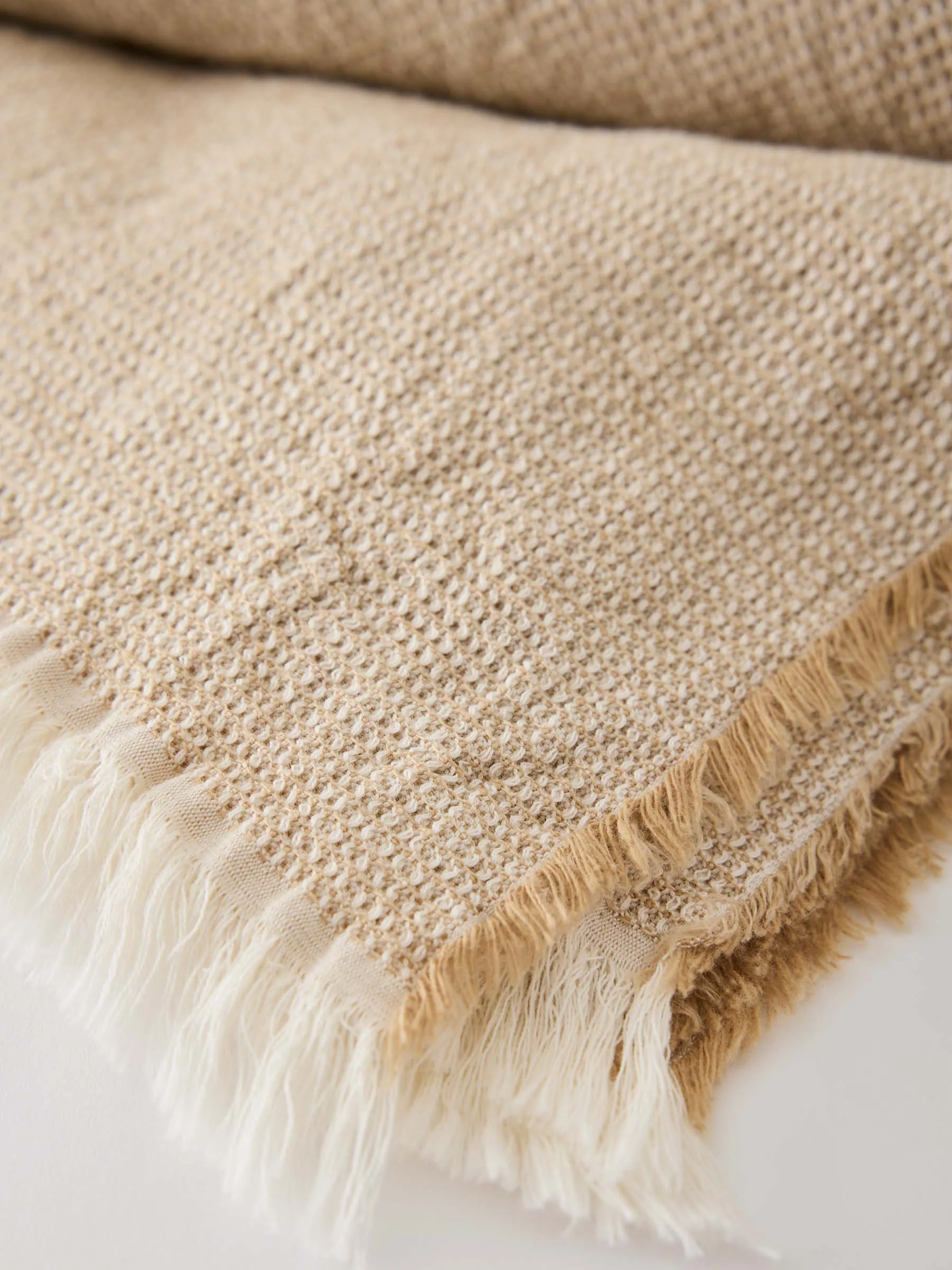 Florian スロー 135x200 cm, Beige Tell Me More | テルミーモア