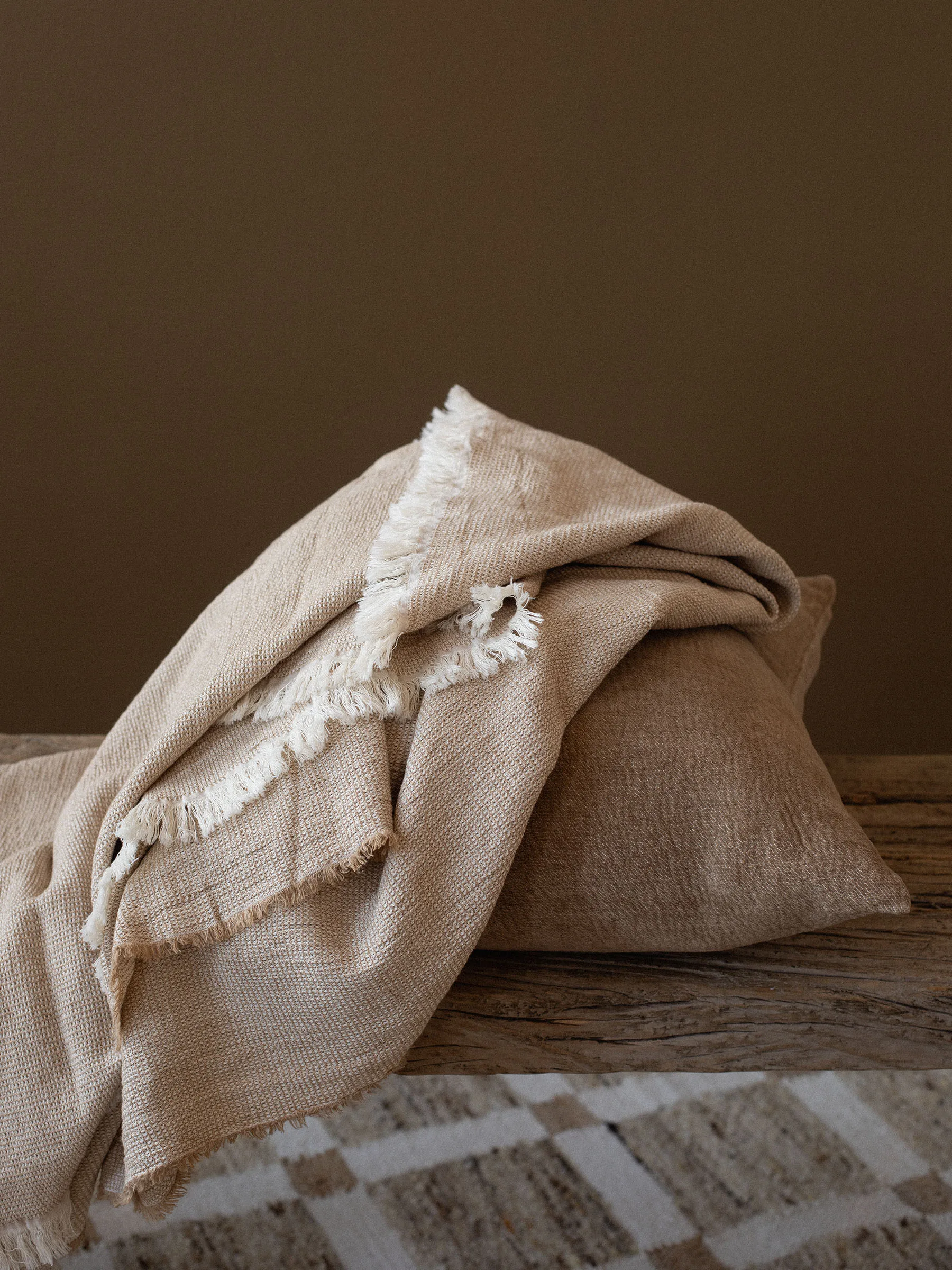 Florian スロー 135x200 cm, Beige Tell Me More | テルミーモア